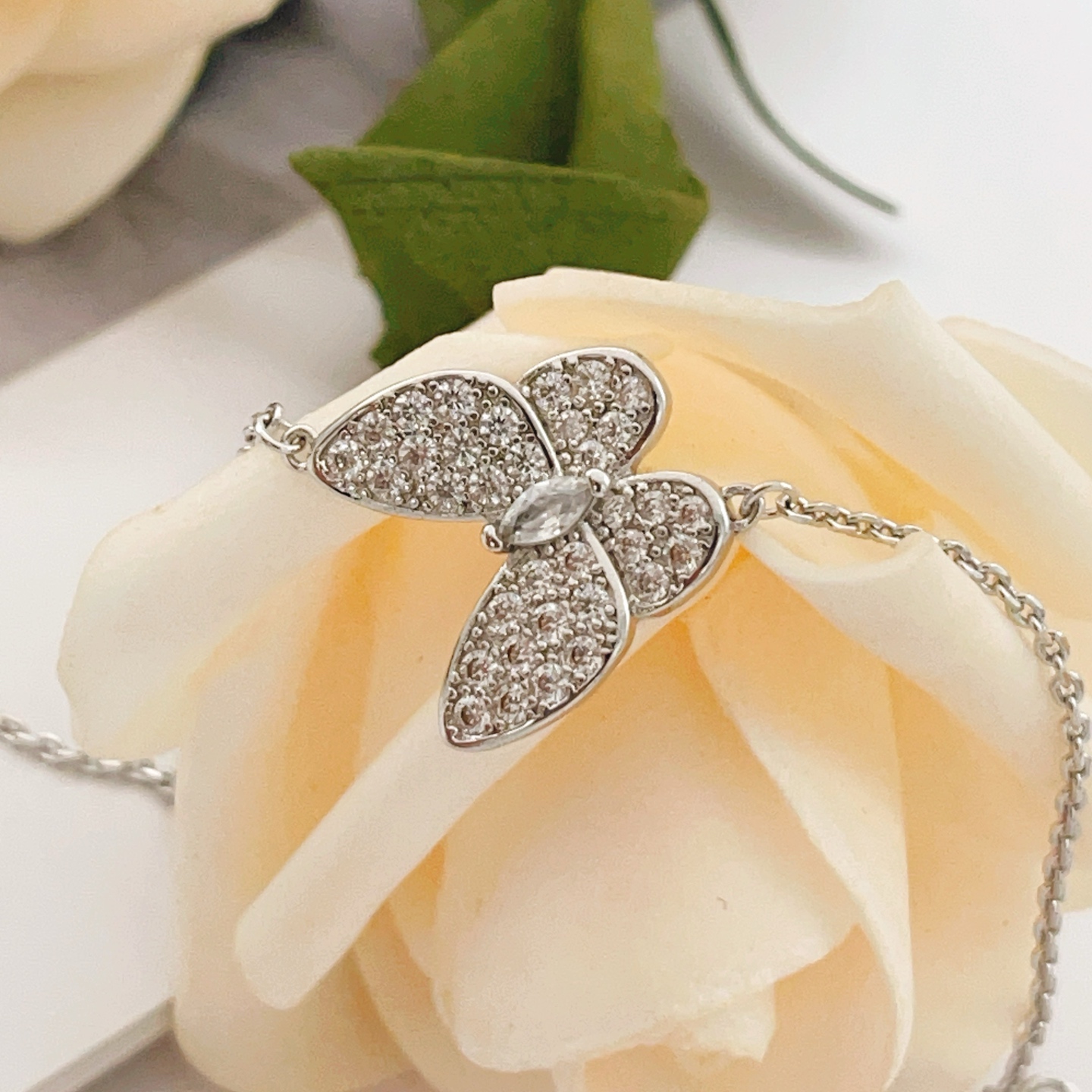 Bracciale Van Cleef Arpels Two Butterfly Oro bianco diamante 17 cm