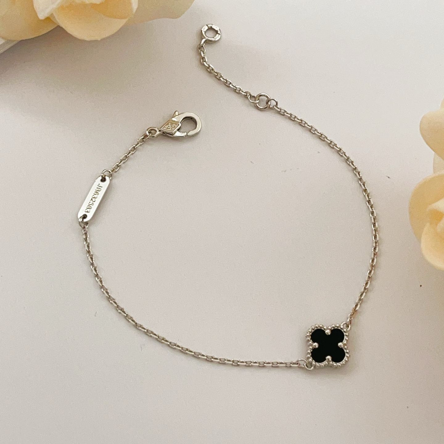 Bracciale Van Cleef Arpels Sweet Alhambra Oro bianco Onice nero 17 cm