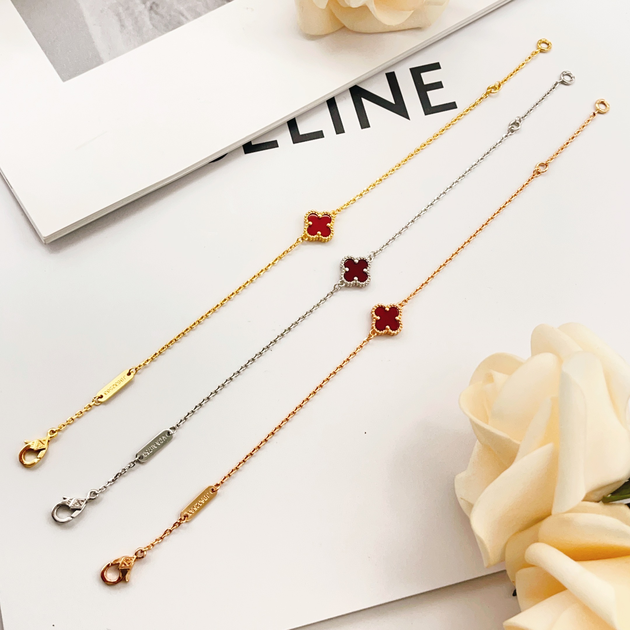 Van Cleef Arpels Sweet Alhambra bracelet Yellow gold with carnelian red clover motif 17cm