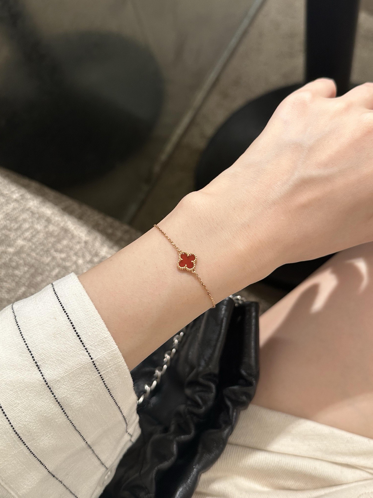 Van Cleef Arpels Sweet Alhambra bracelet Yellow gold with carnelian red clover motif 17cm
