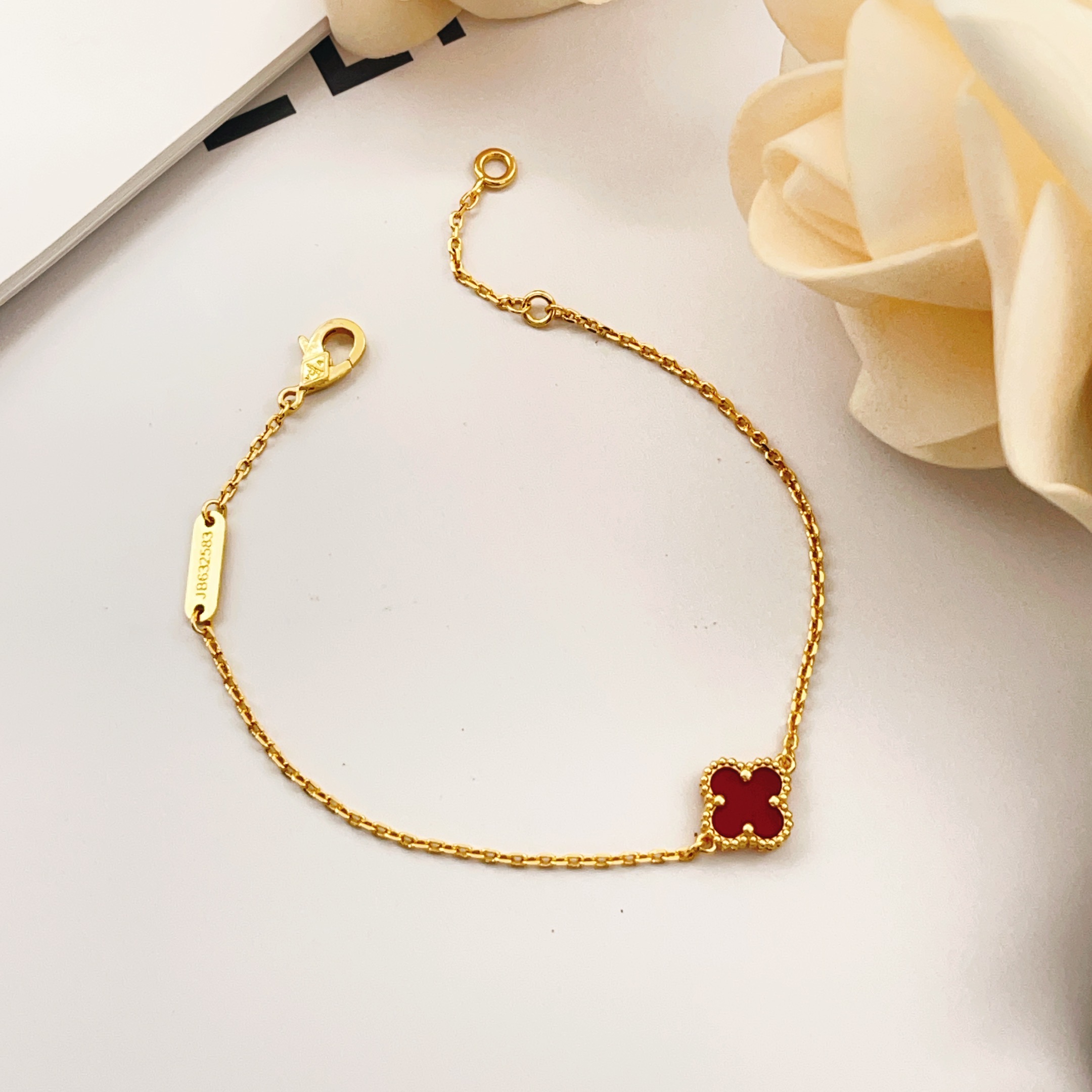 Van Cleef Arpels Sweet Alhambra bracelet Yellow gold with carnelian red clover motif 17cm