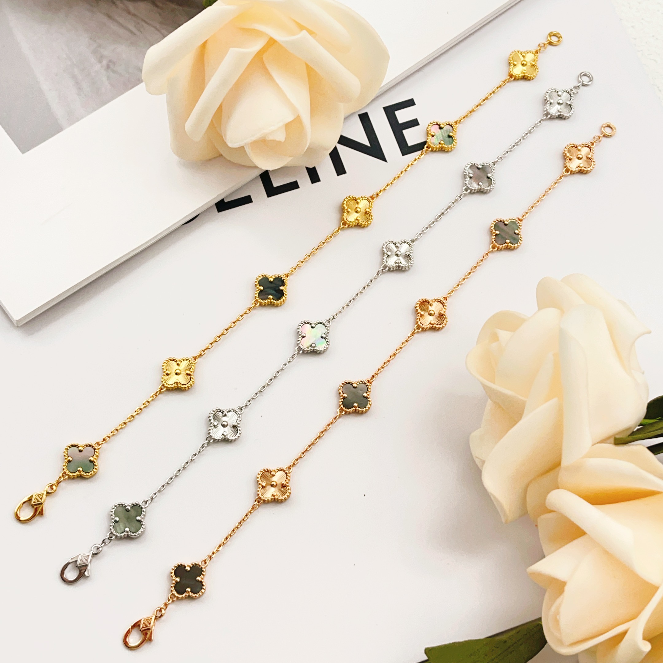Van Cleef Arpels Alhambra bracelet Yellow gold with iridescent mother-of-pearl clover motifs 19cm