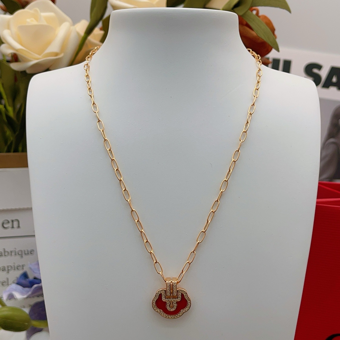 Qeelin Yu Yi necklace 18k rose gold red carnelian diamond 42cm