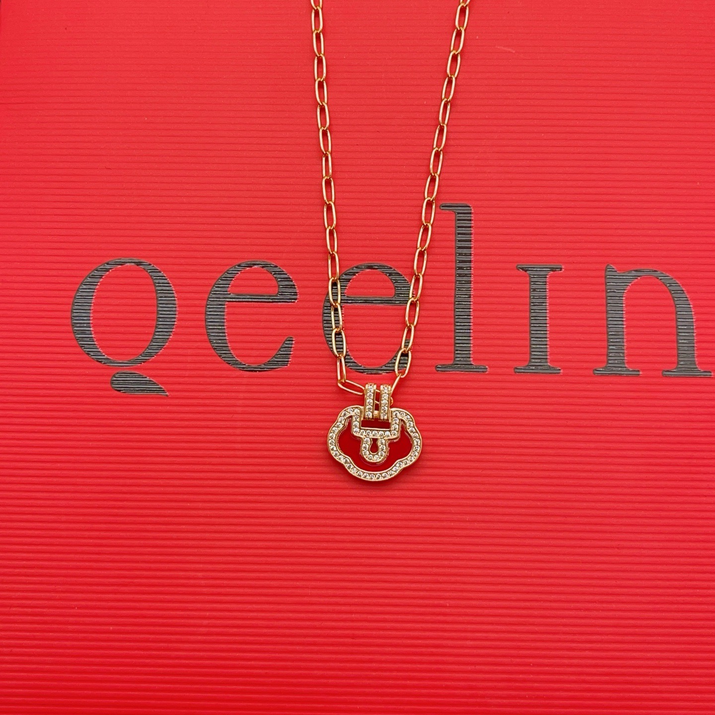 Qeelin Yu Yi necklace 18k rose gold red carnelian diamond 42cm