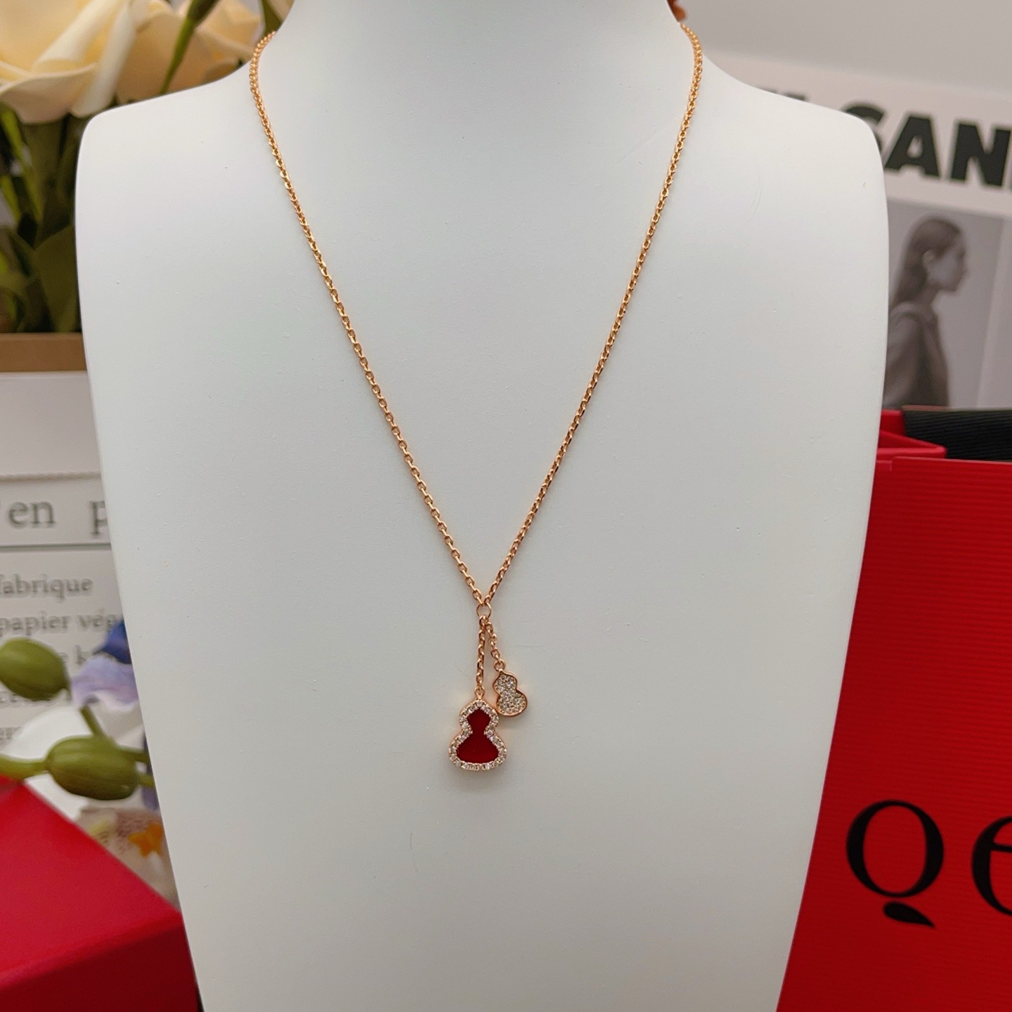 Qeelin Wulu necklace 18K rose gold carnelian red diamond white 42cm