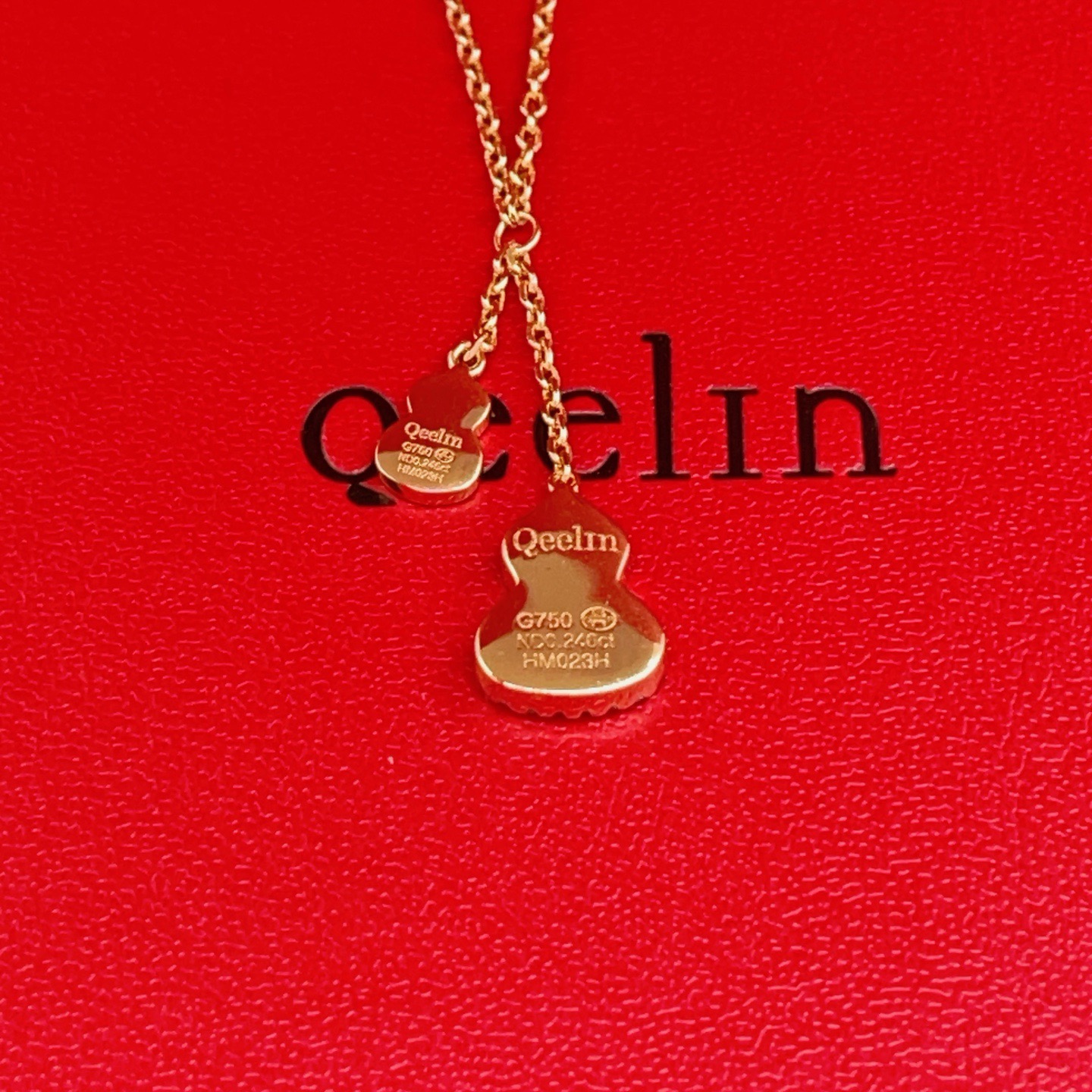 Qeelin Wulu necklace 18K rose gold carnelian red diamond white 42cm