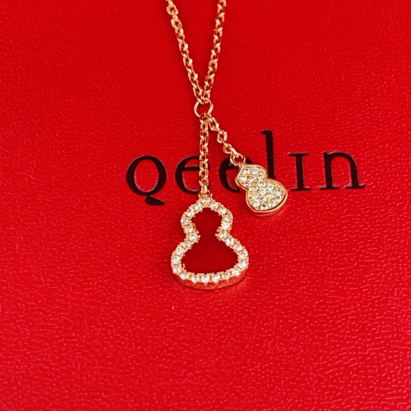 Qeelin Wulu necklace 18K rose gold carnelian red diamond white 42cm