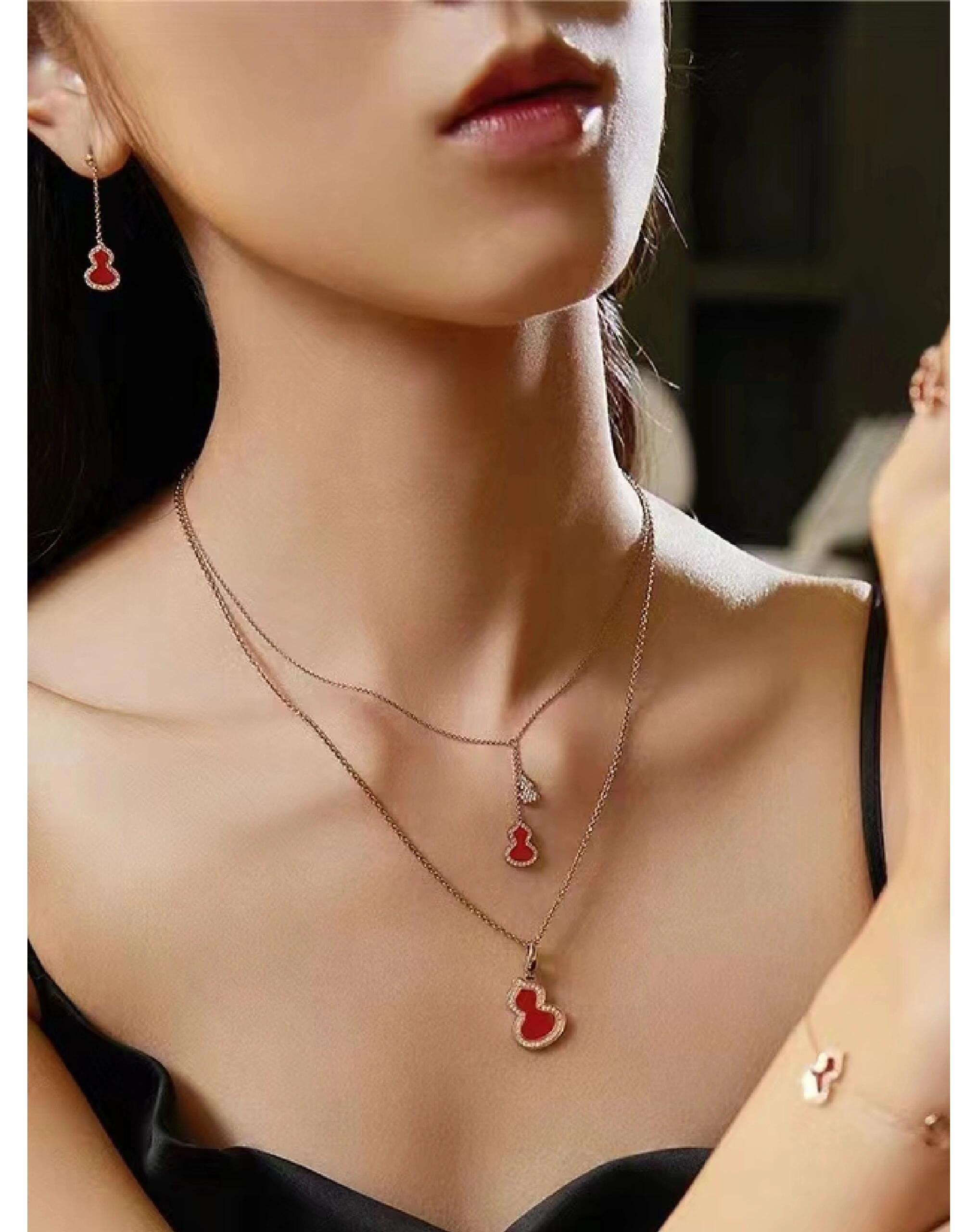 Qeelin Wulu necklace Silver-toned metal red agate clear diamond accents 42cm
