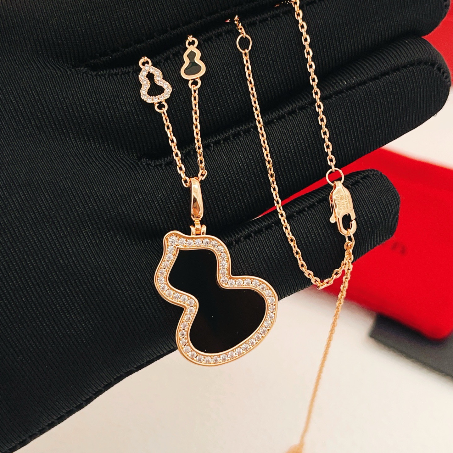 Qeelin Wulu necklace 18K rose gold black onyx diamond 45cm
