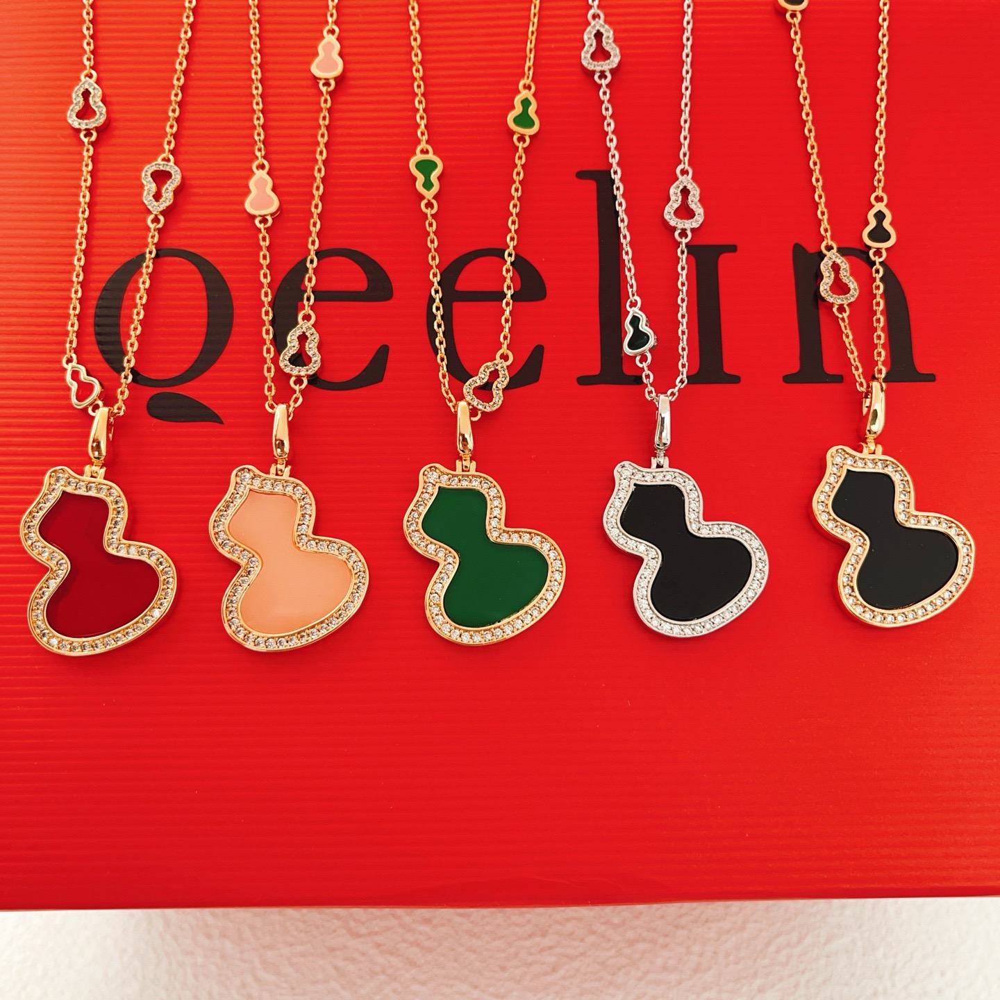 Qeelin Wulu necklace 18K rose gold black onyx diamond 45cm