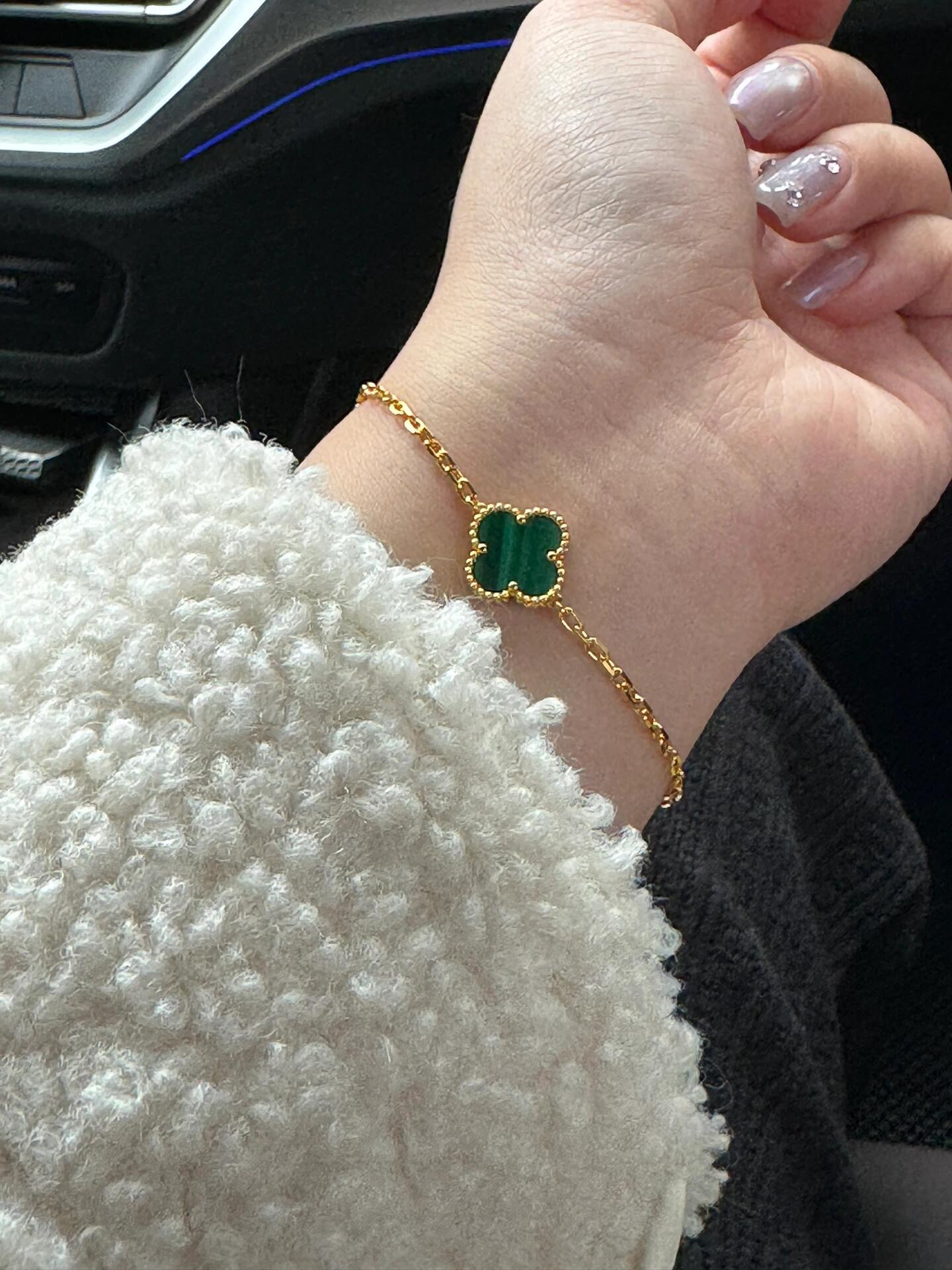 Van Cleef Arpels Alhambra bracelet silver-toned metal with green malachite 17cm