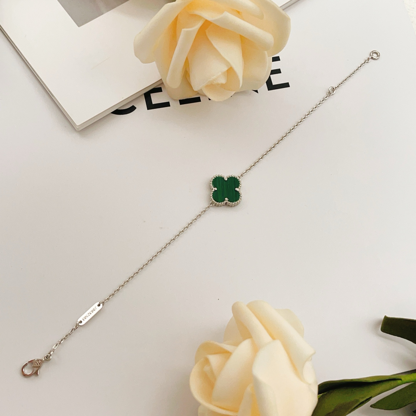Van Cleef Arpels Alhambra bracelet silver-toned metal with green malachite 17cm
