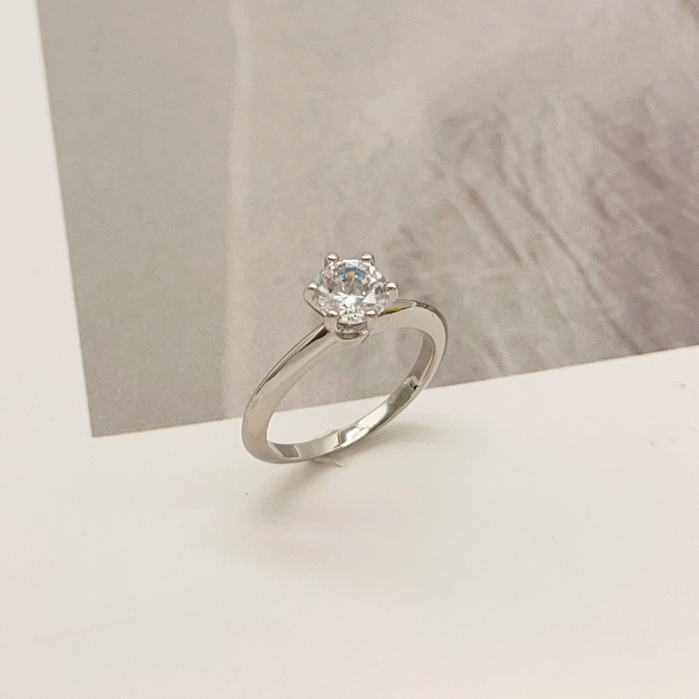 Tiffany Co Tiffany Setting ring platinum silver metal clear round brilliant diamond 7