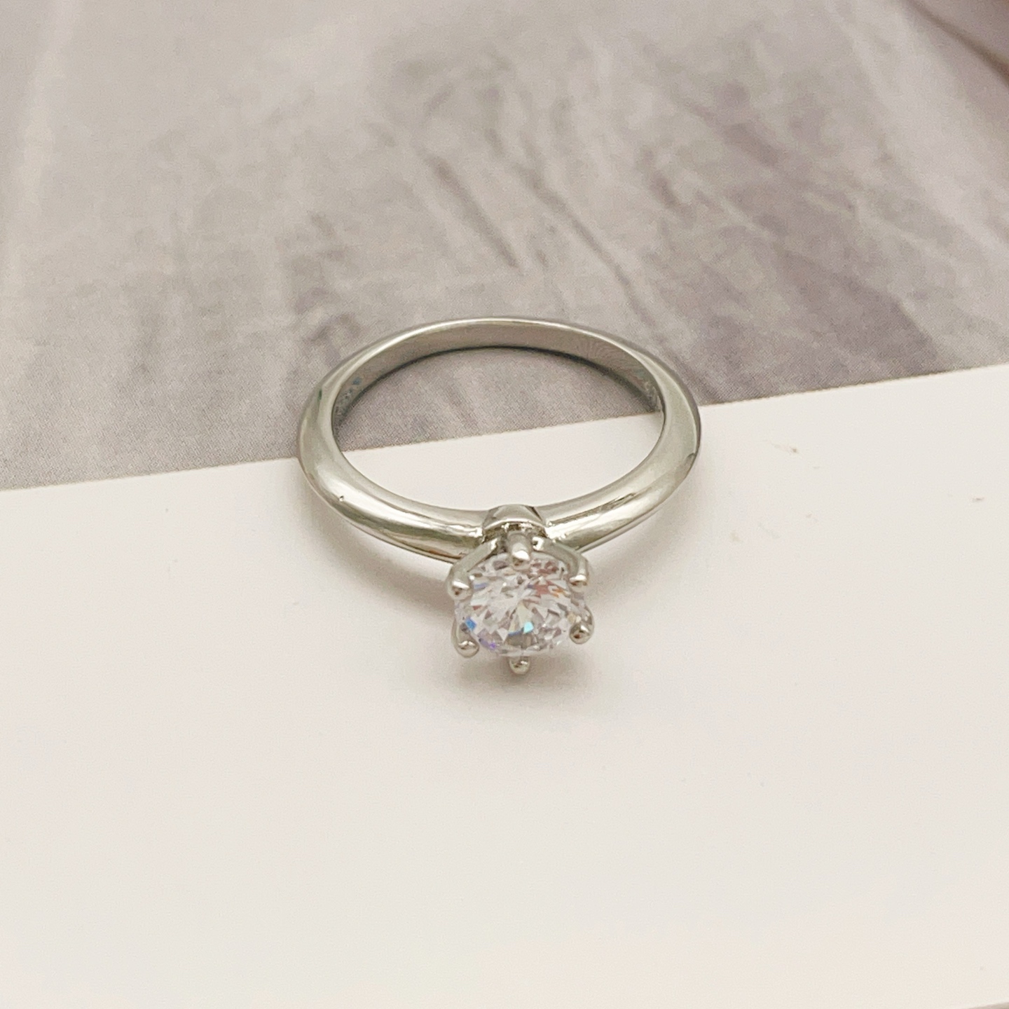 Tiffany Co Tiffany Setting ring platinum silver metal clear round brilliant diamond 7