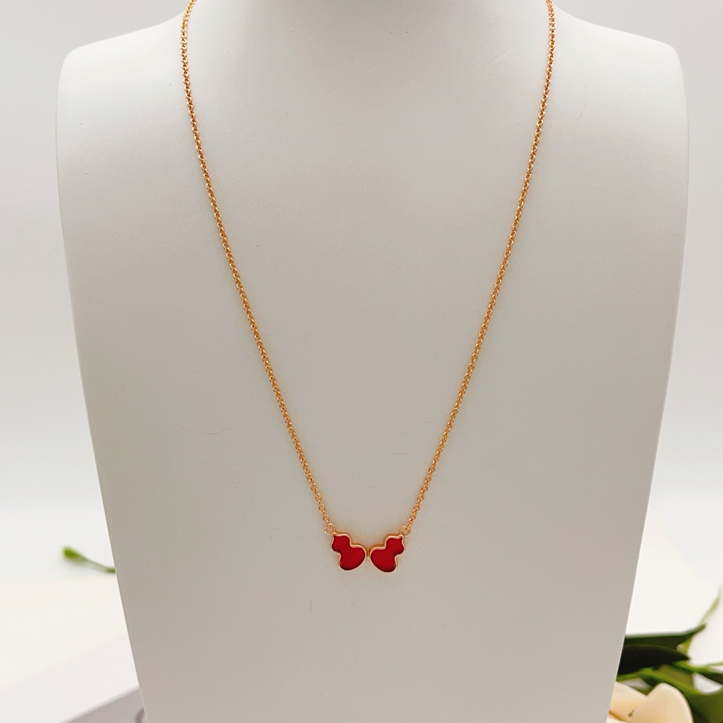 Qeelin Wulu necklace rose gold metal with red carnelian inlay 42cm