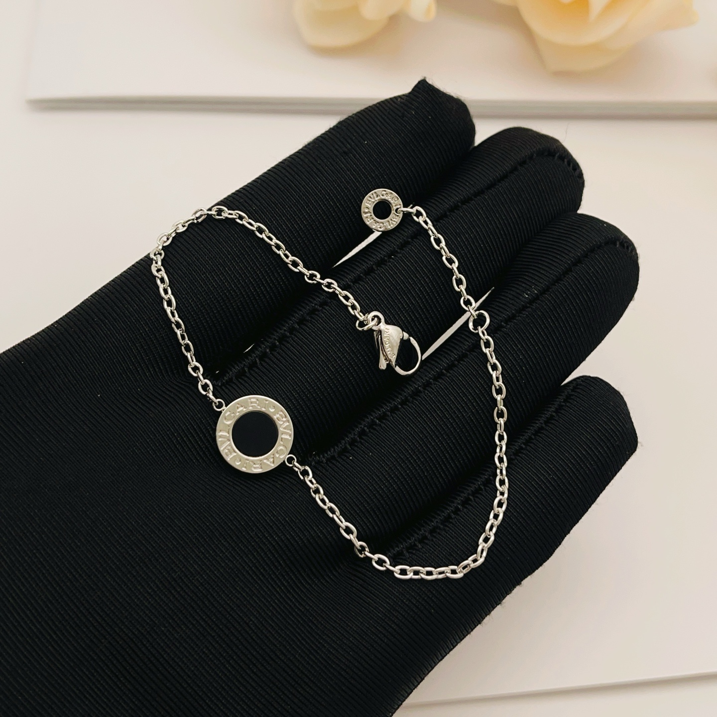 Bvlgari Bvlgari bracelet silver metal with black onyx inlay 17-19cm adjustable
