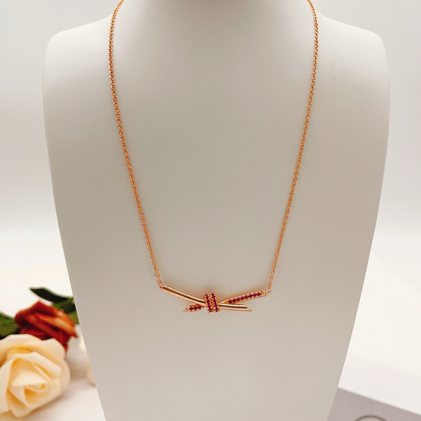 Tiffany Co Knot necklace 18K rose gold ruby red 45cm