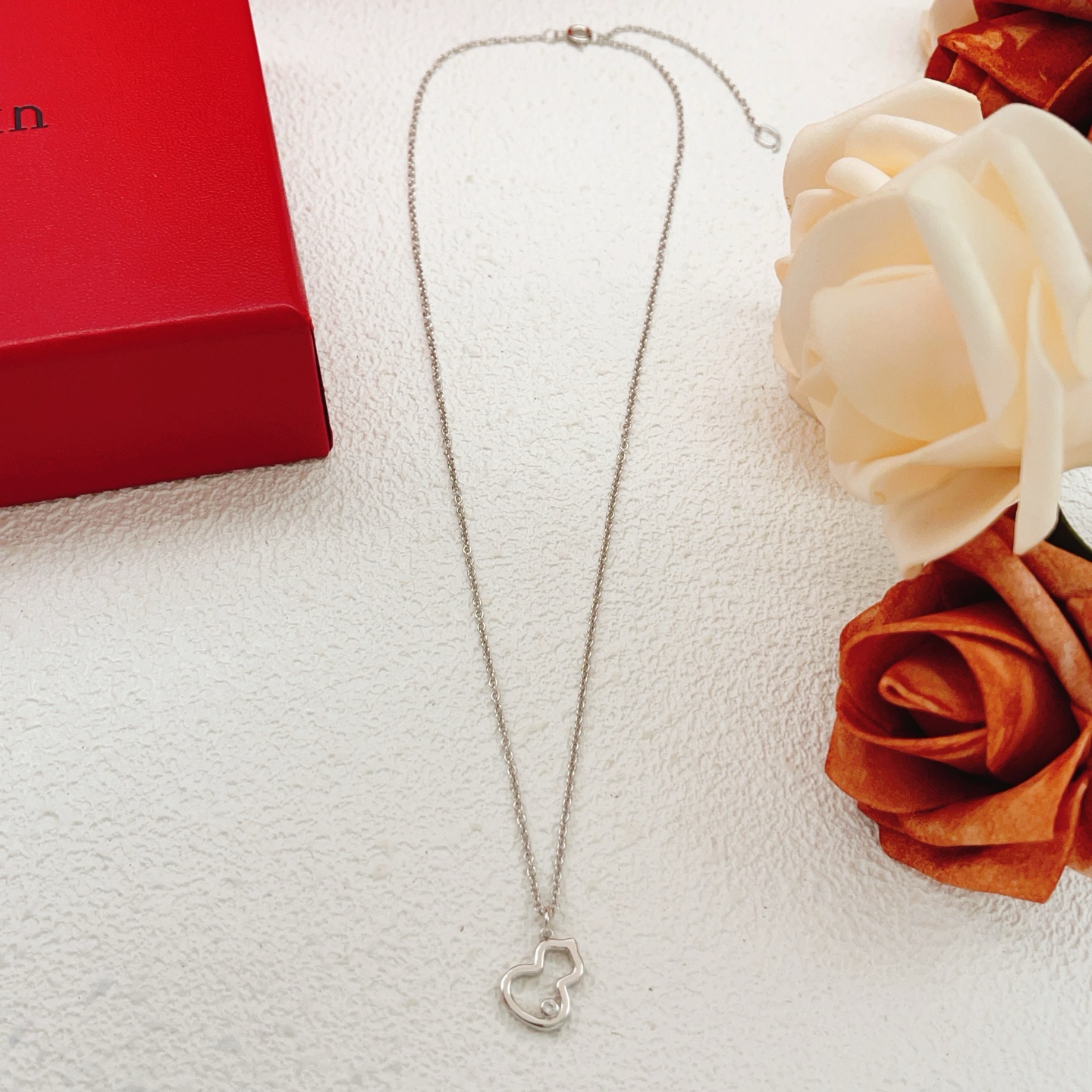 Qeelin Wulu necklace Silver-toned metal with clear diamond accent 42cm