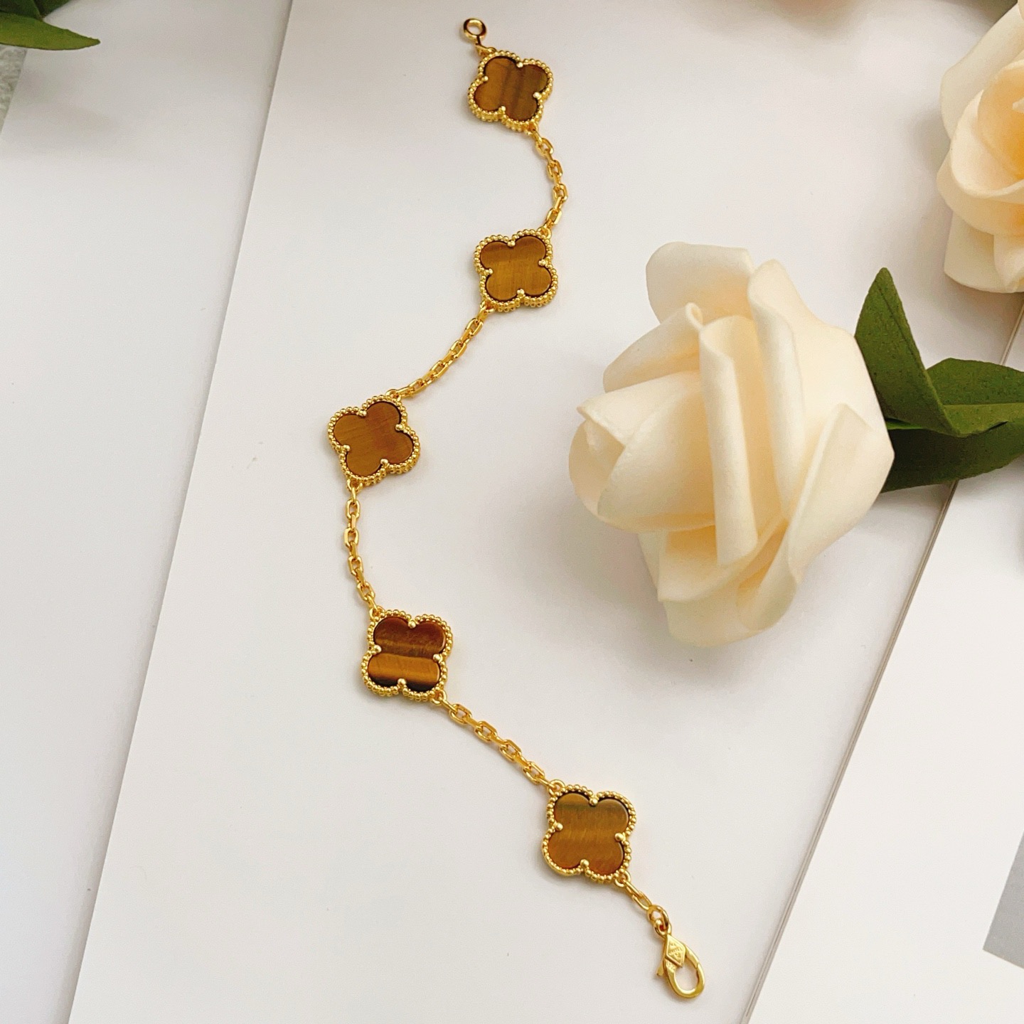 Pulseira Van Cleef Arpels Alhambra Vintage 5 Motifs Ouro amarelo com pedra olho de tigre marrom 18 cm