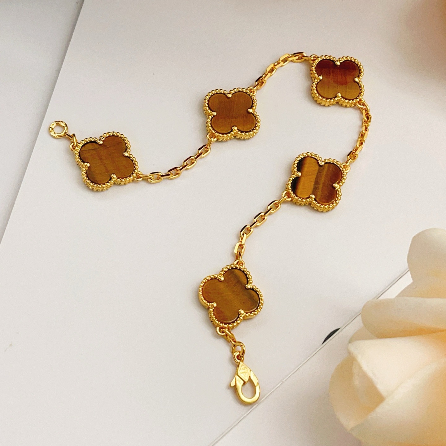 Pulseira Van Cleef Arpels Alhambra Vintage 5 Motifs Ouro amarelo com pedra olho de tigre marrom 18 cm