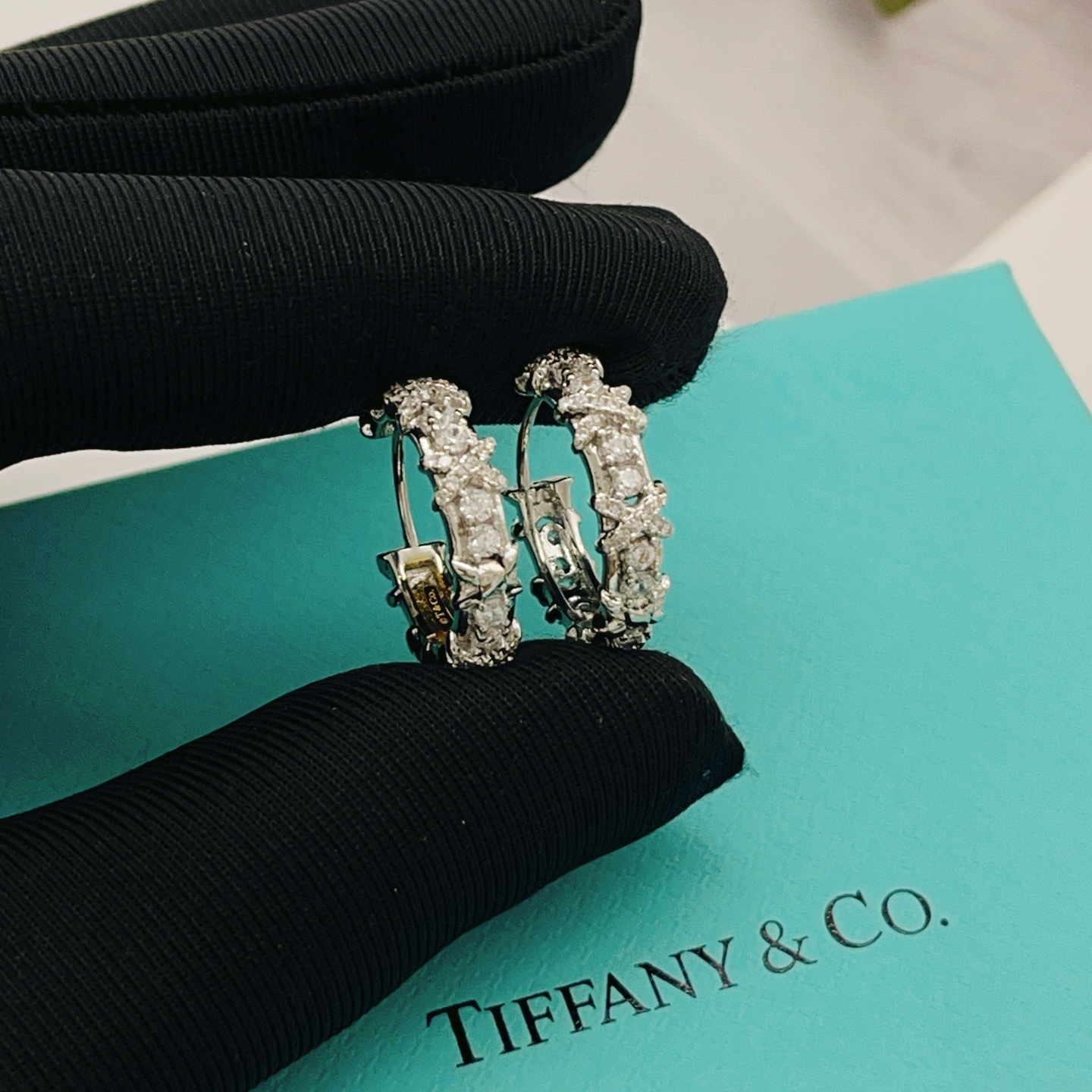 Tiffany Co Schlumberger Sixteen Stone earrings platinum metal with clear diamond stones 15mm hoop diameter