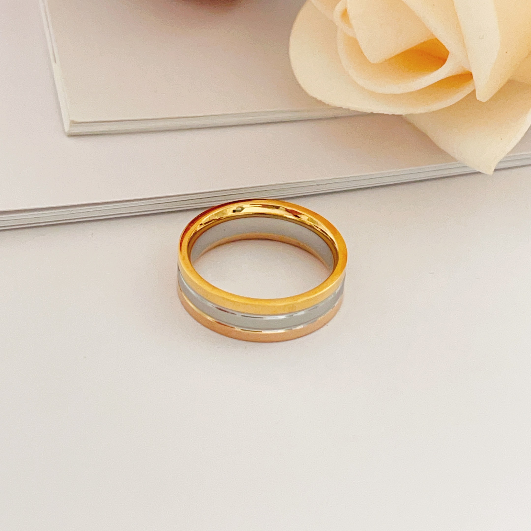 Cartier Vendome Louis Cartier ring 18k yellow gold 18k rose gold 18k white gold No 7