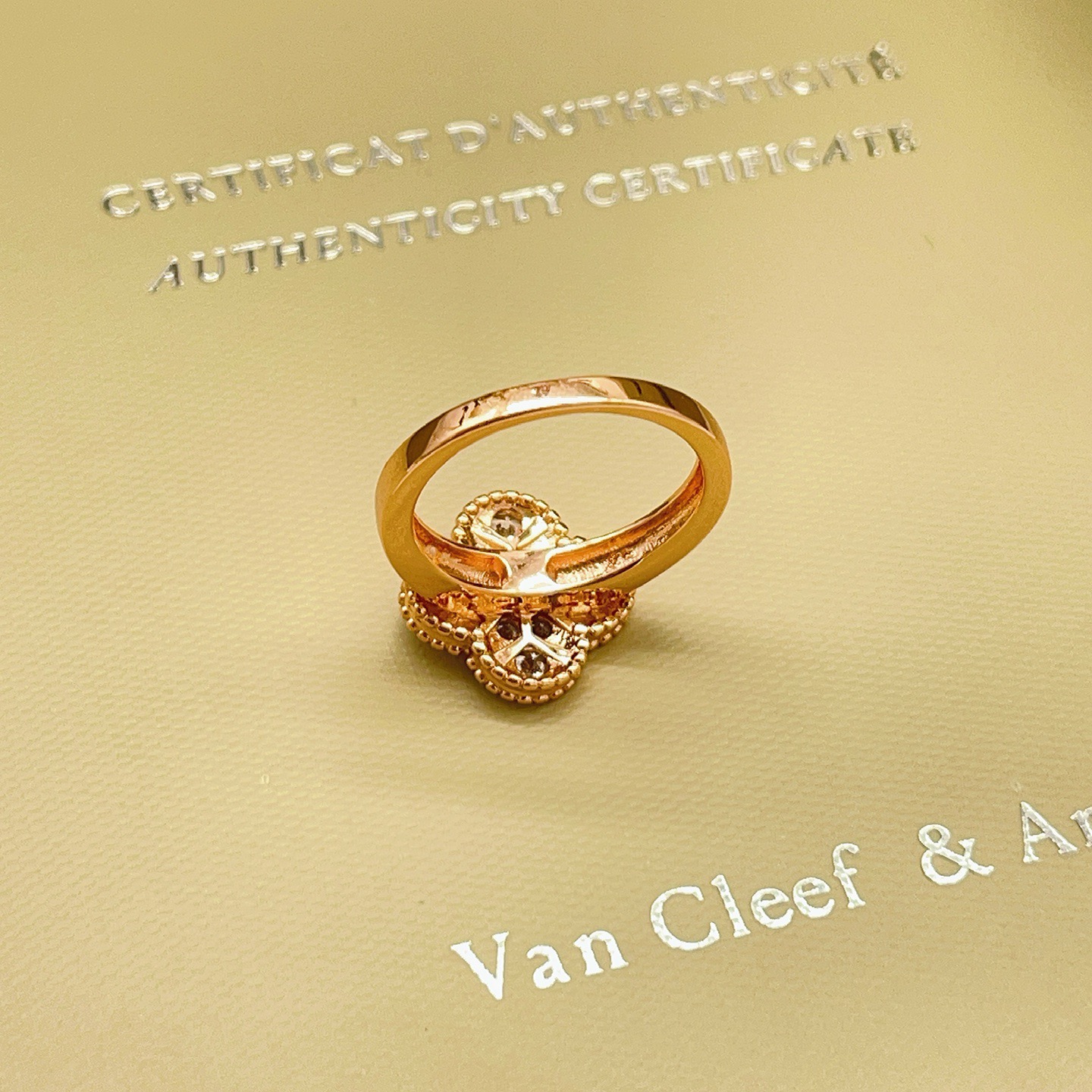 Van Cleef Arpels Vintage Alhambra ring 18k yellow gold clear diamond No 6