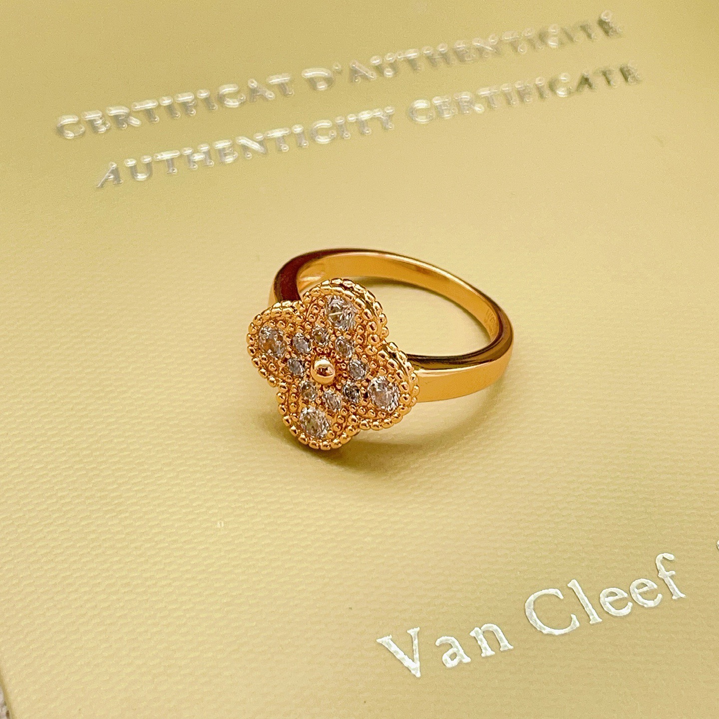 Van Cleef Arpels Vintage Alhambra ring 18k yellow gold clear diamond No 6