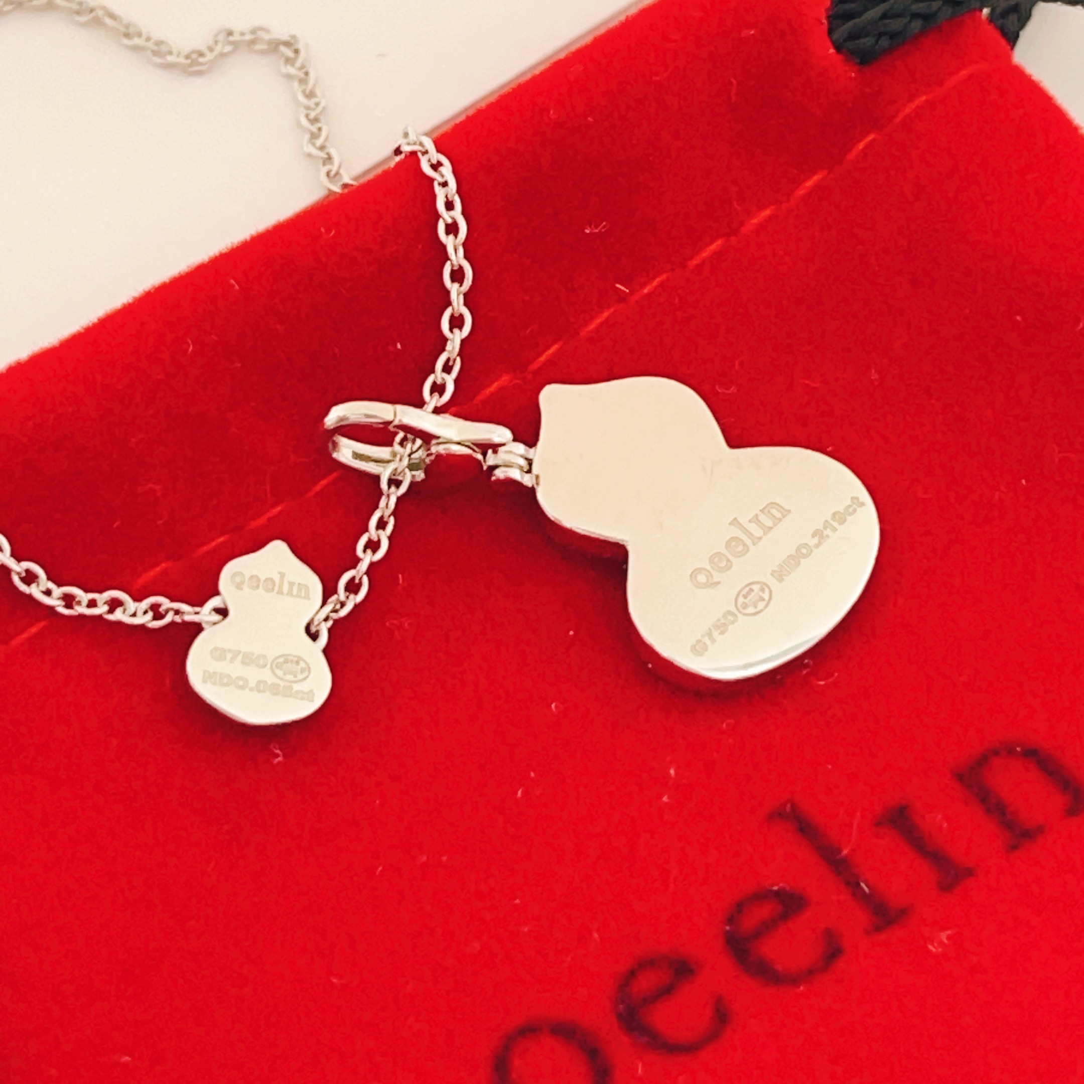 Qeelin Wulu necklace 18K white gold white mother-of-pearl diamond 42cm