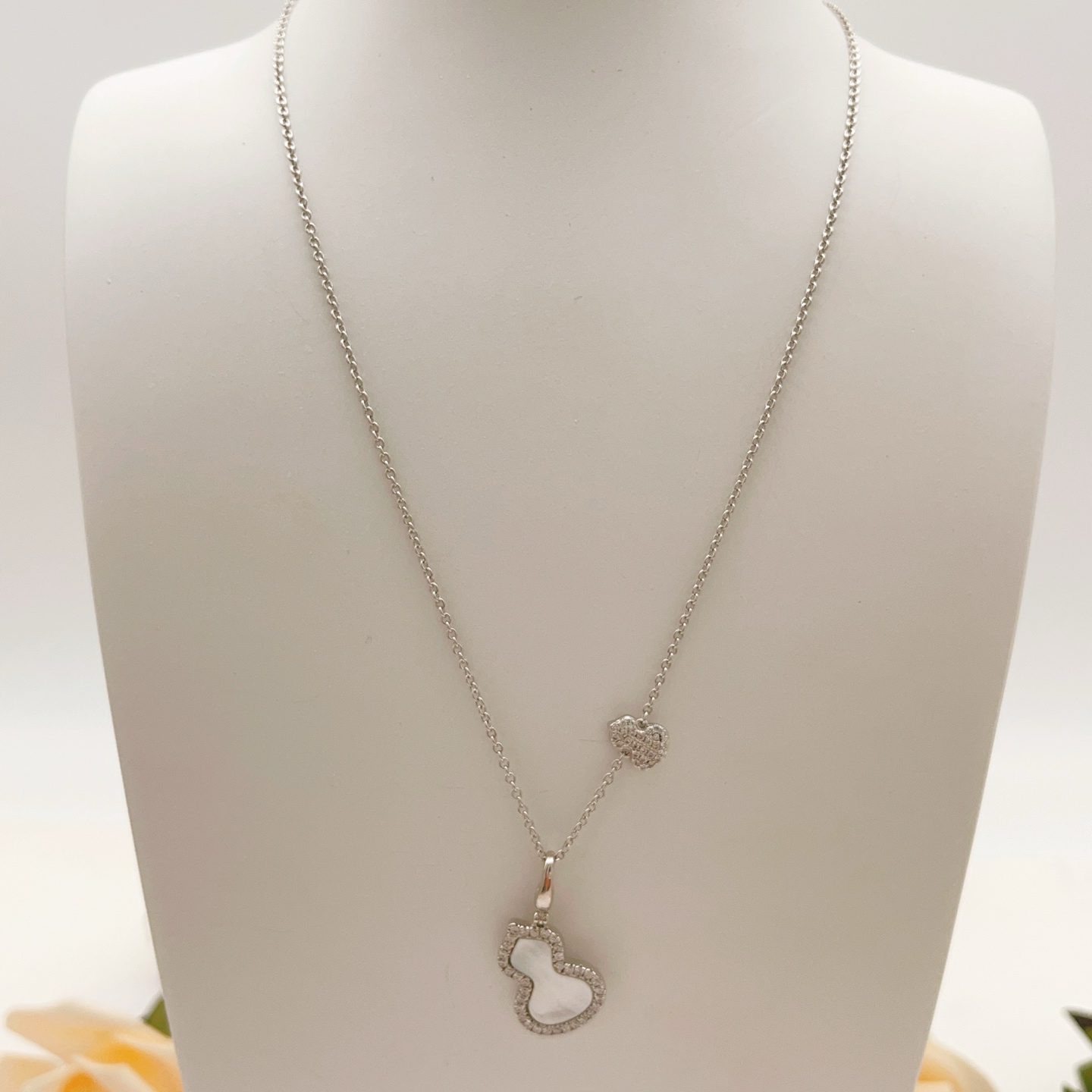 Qeelin Wulu necklace 18K white gold white mother-of-pearl diamond 42cm