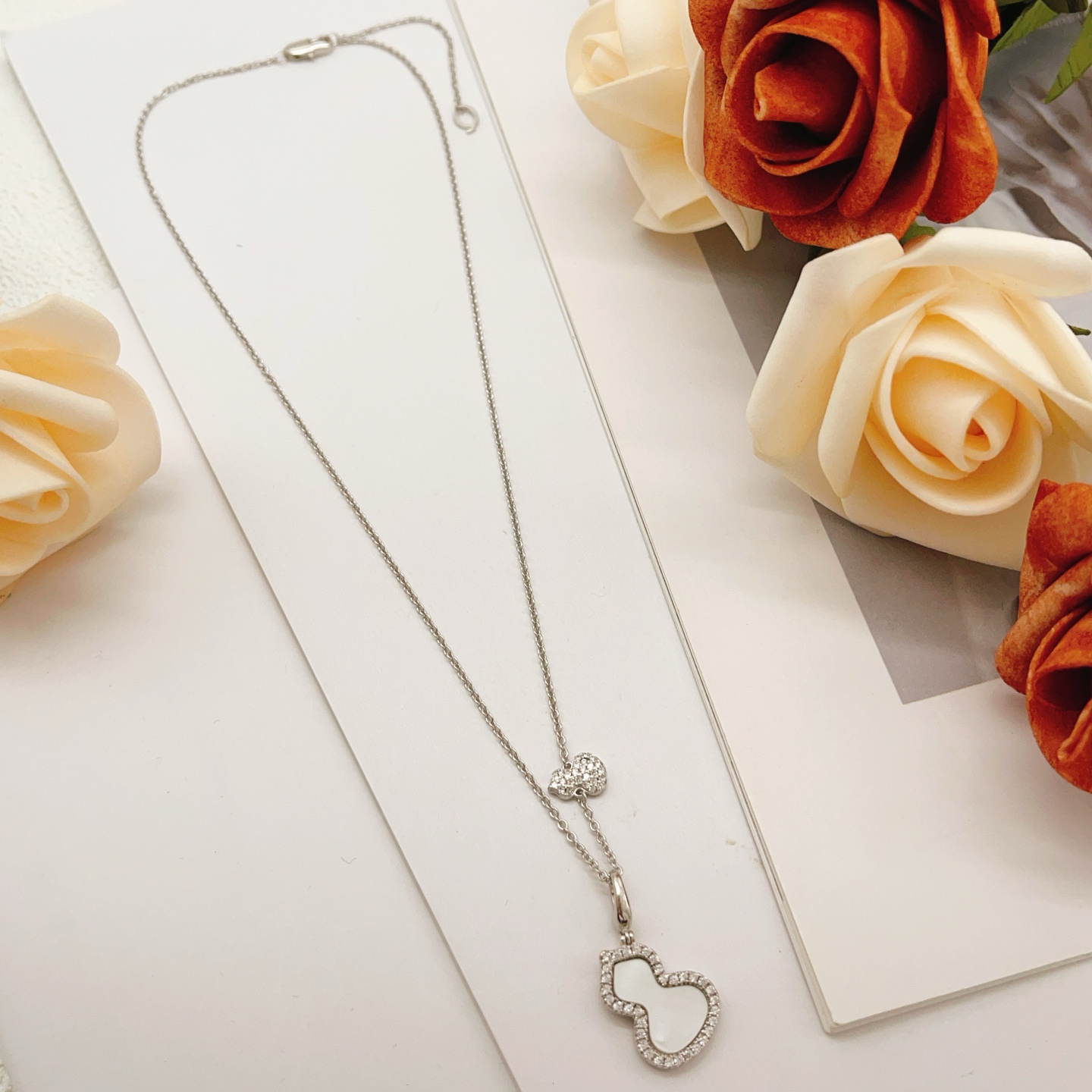 Qeelin Wulu necklace 18K white gold white mother-of-pearl diamond 42cm
