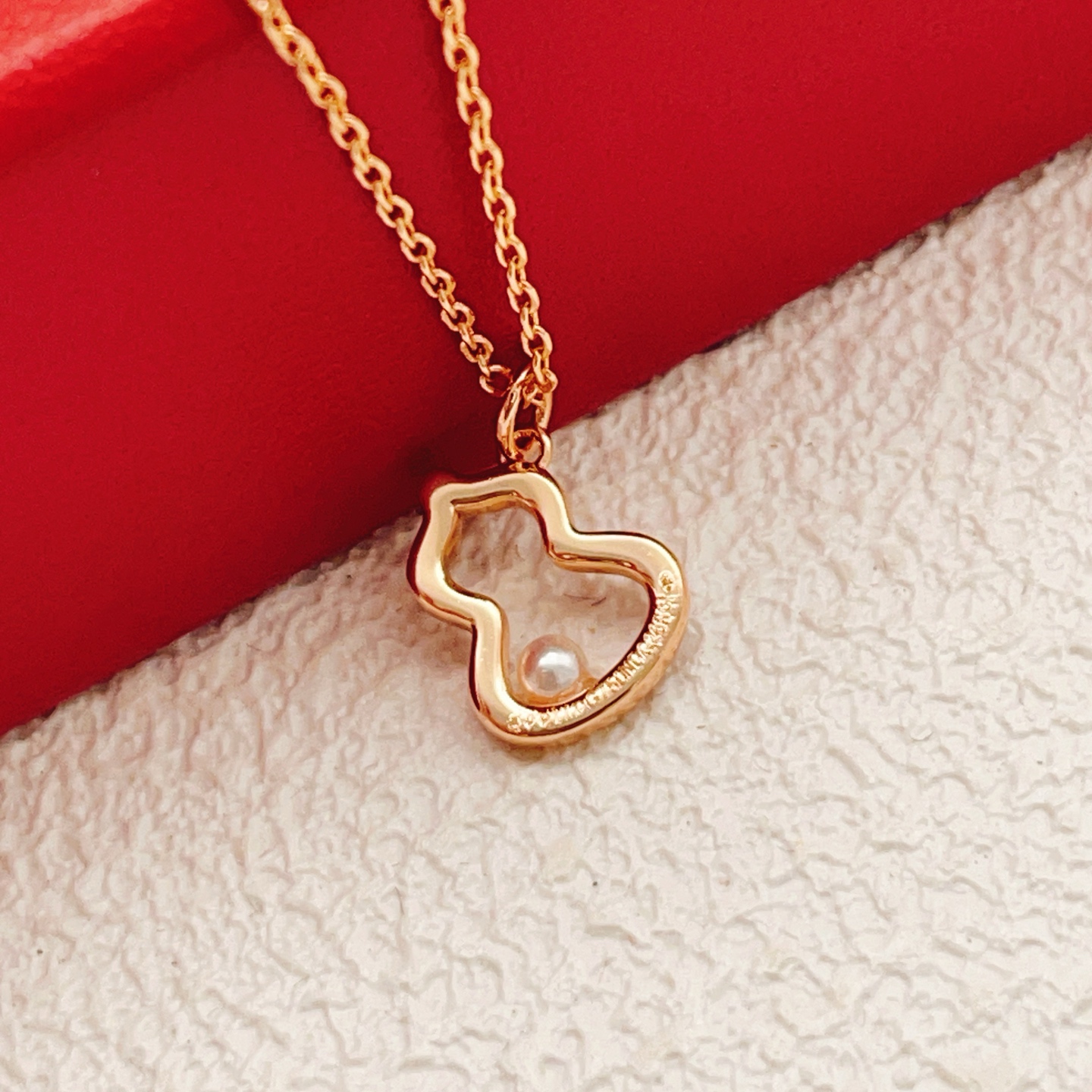Qeelin Wulu necklace 18K rose gold clear diamond accents white freshwater pearl 42cm with 3cm extender