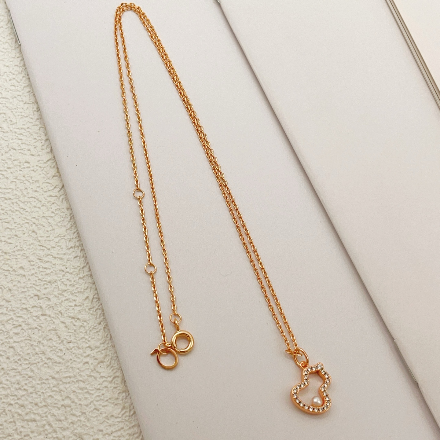 Qeelin Wulu necklace 18K rose gold clear diamond accents white freshwater pearl 42cm with 3cm extender