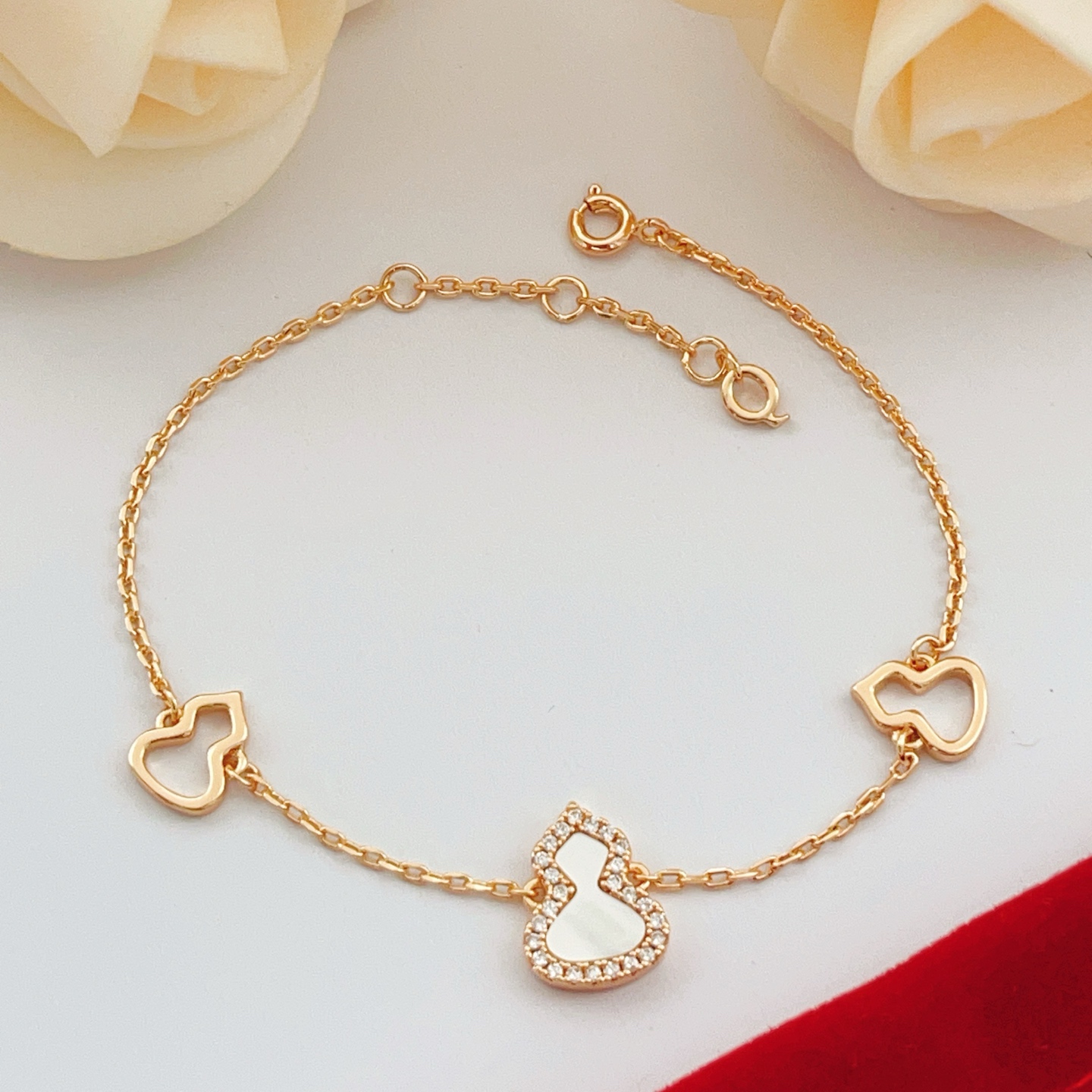 Qeelin Wulu bracelet 18k rose gold white mother-of-pearl clear diamond 18cm