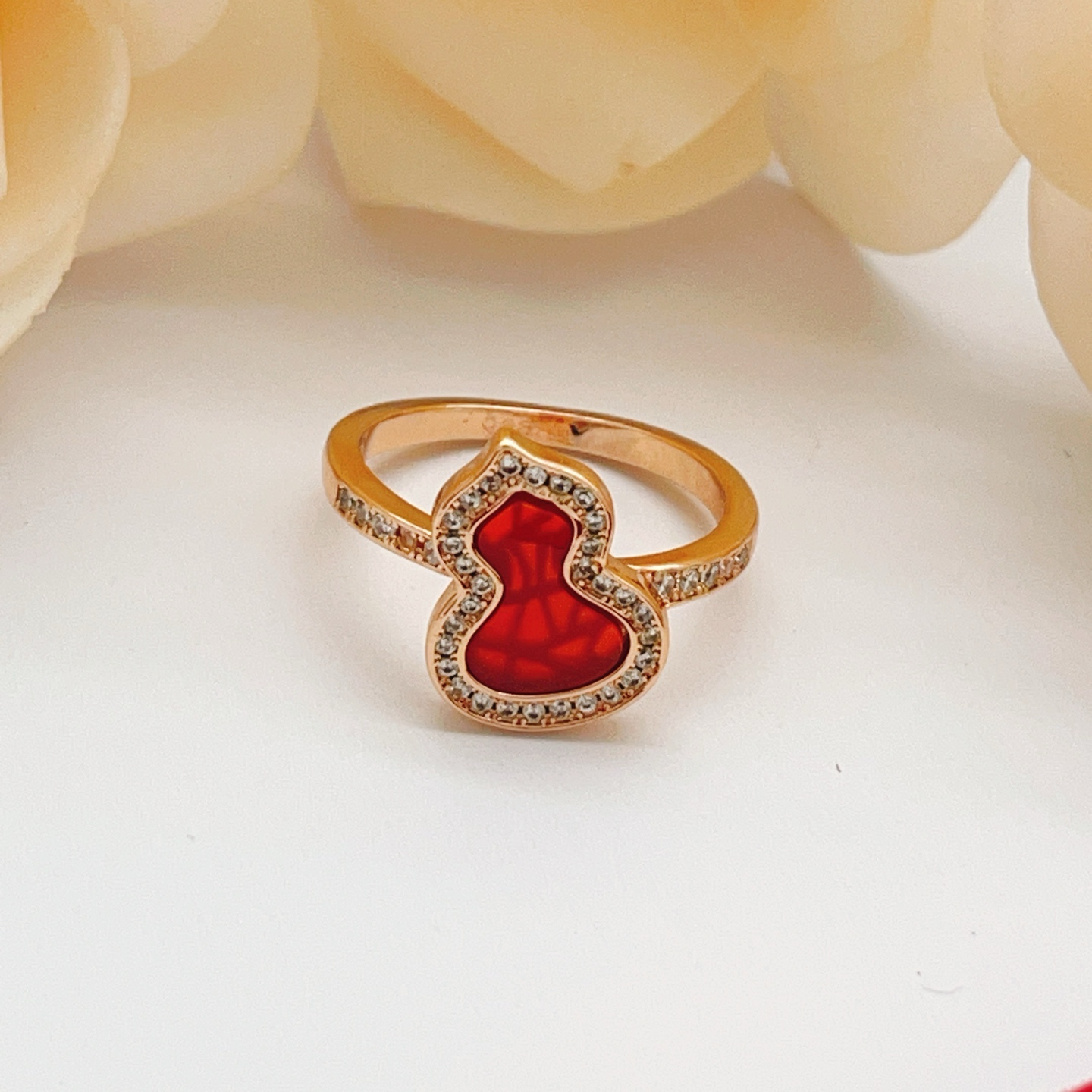 Qeelin Wulu ring rose gold red carnelian clear diamond 7