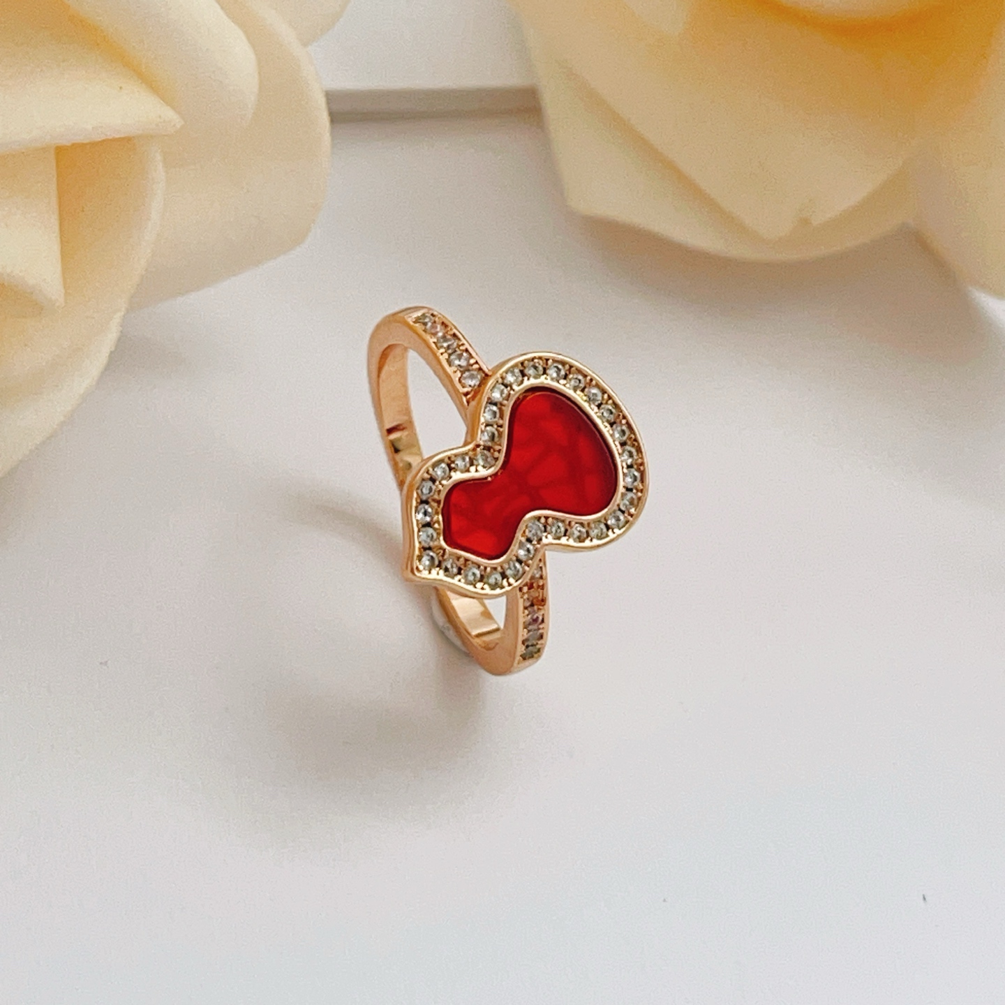 Qeelin Wulu ring rose gold red carnelian clear diamond 7