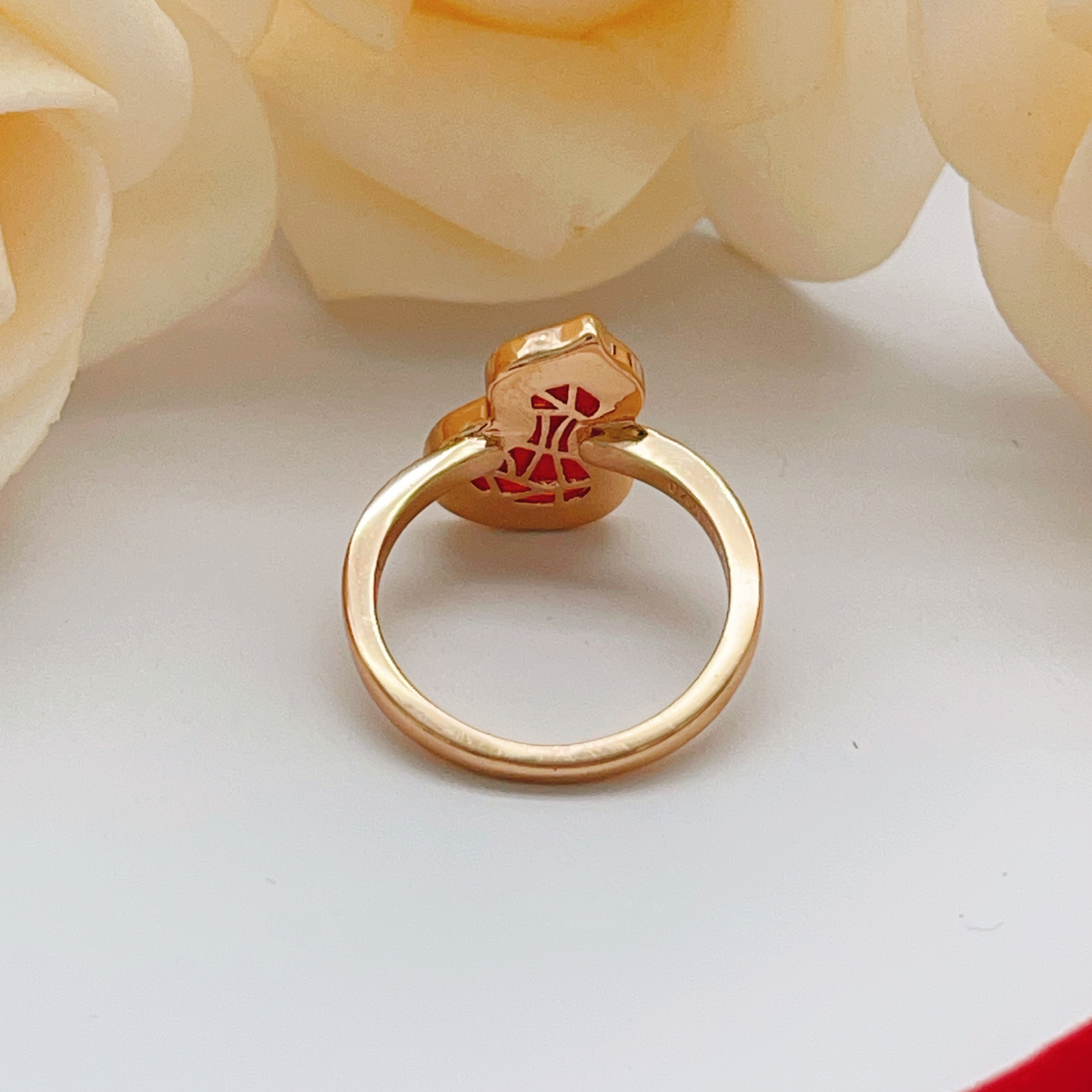 Qeelin Wulu ring rose gold red carnelian clear diamond 7