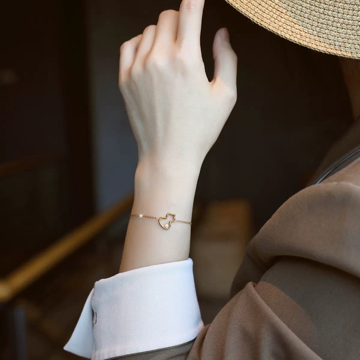 Qeelin Wulu bracelet 18K rose gold with single clear diamond accent 17cm