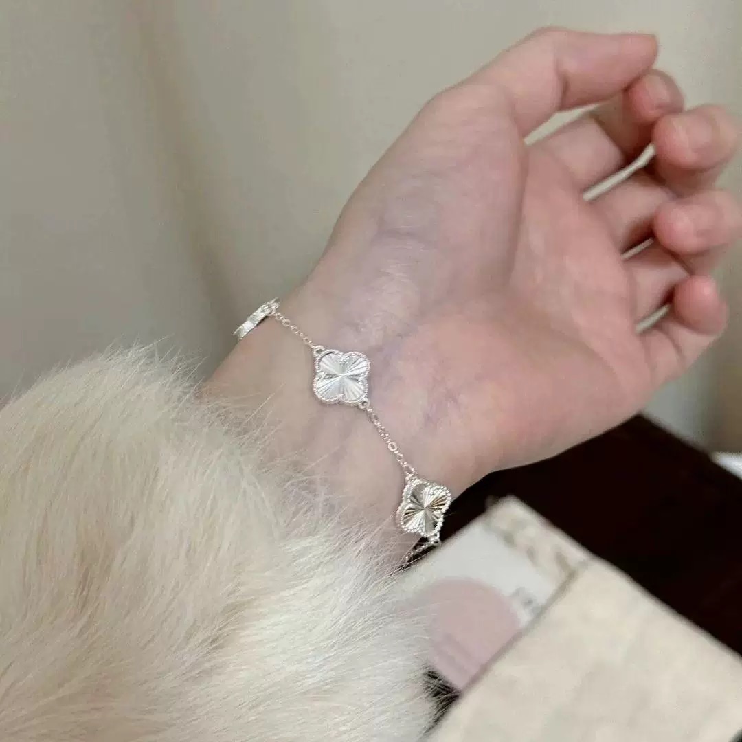 Pulsera Van Cleef Arpels Alhambra Oro amarillo Plata Oro rosa 19cm