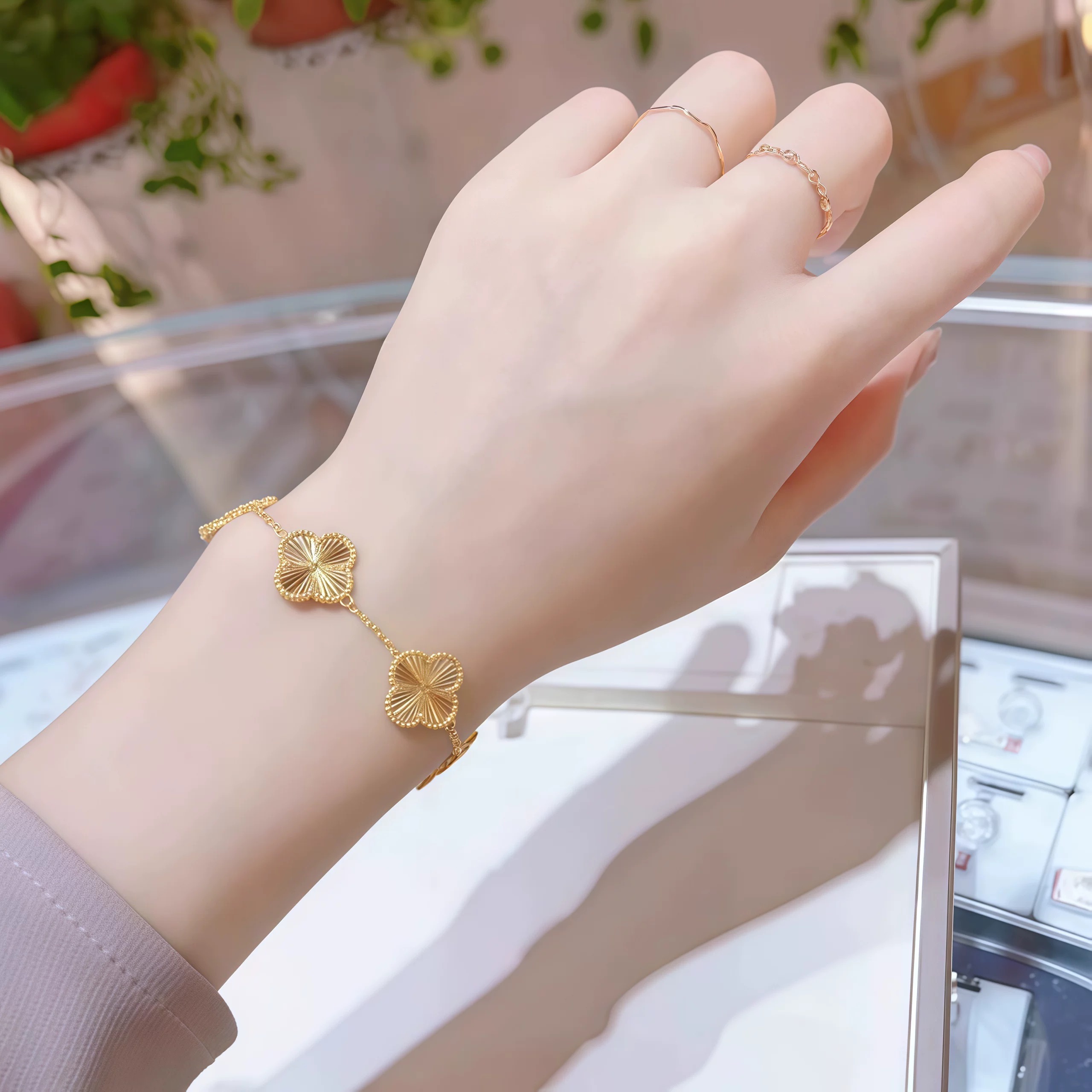 Van Cleef Arpels Sweet Alhambra bracelet Rose gold 17cm