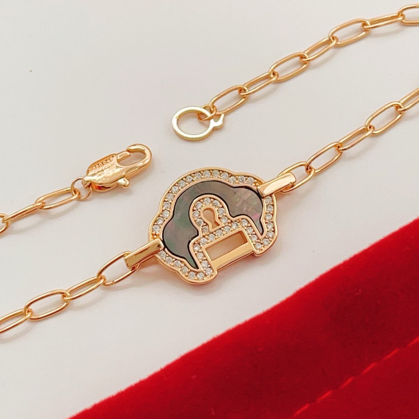 Qeelin Yu Yi bracelet 18K rose gold gray mother-of-pearl diamond 17cm