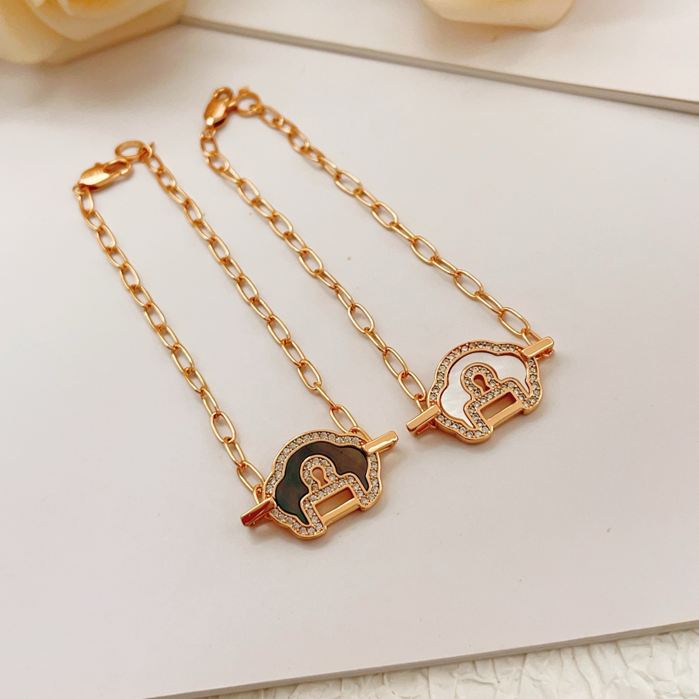 Qeelin Yu Yi bracelet 18K rose gold gray mother-of-pearl diamond 17cm