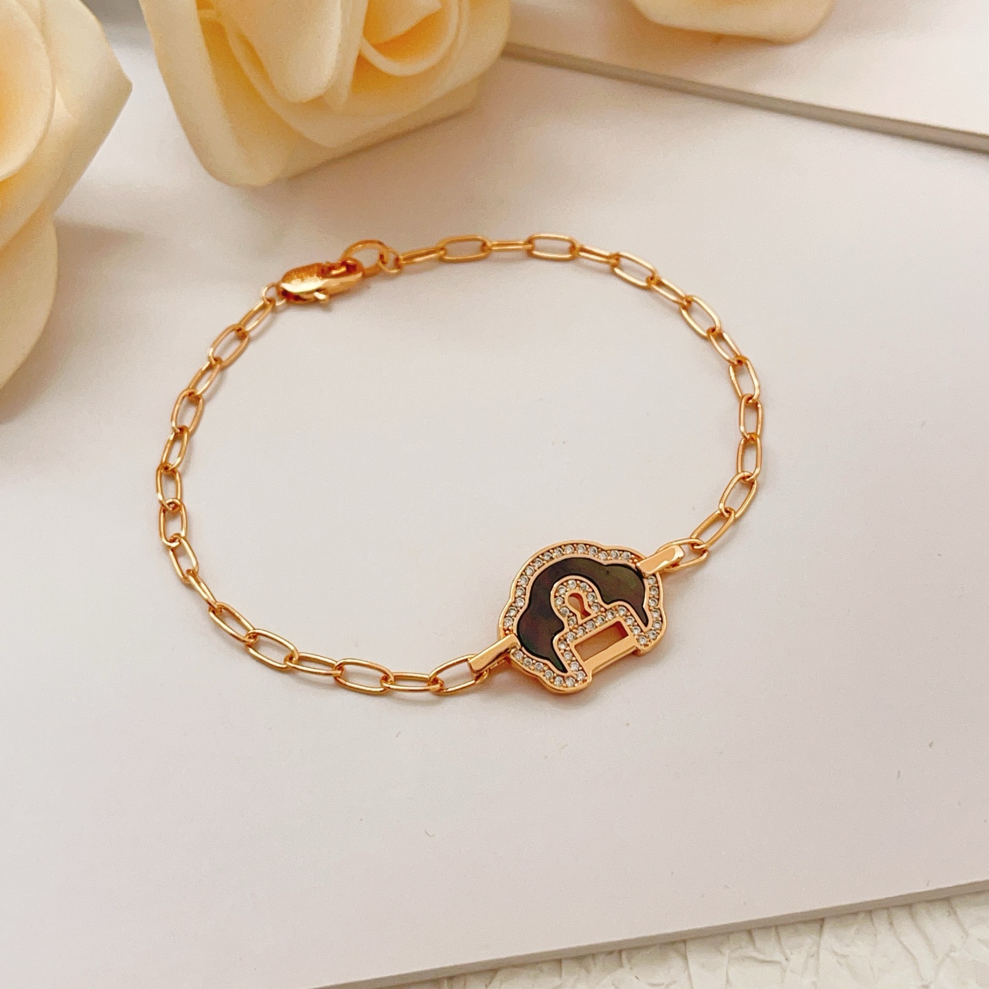 Qeelin Yu Yi bracelet 18K rose gold gray mother-of-pearl diamond 17cm