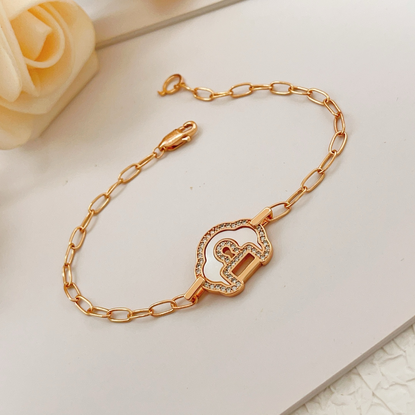 Qeelin Yu Yi bracelet 18K rose gold white mother-of-pearl diamond 17cm