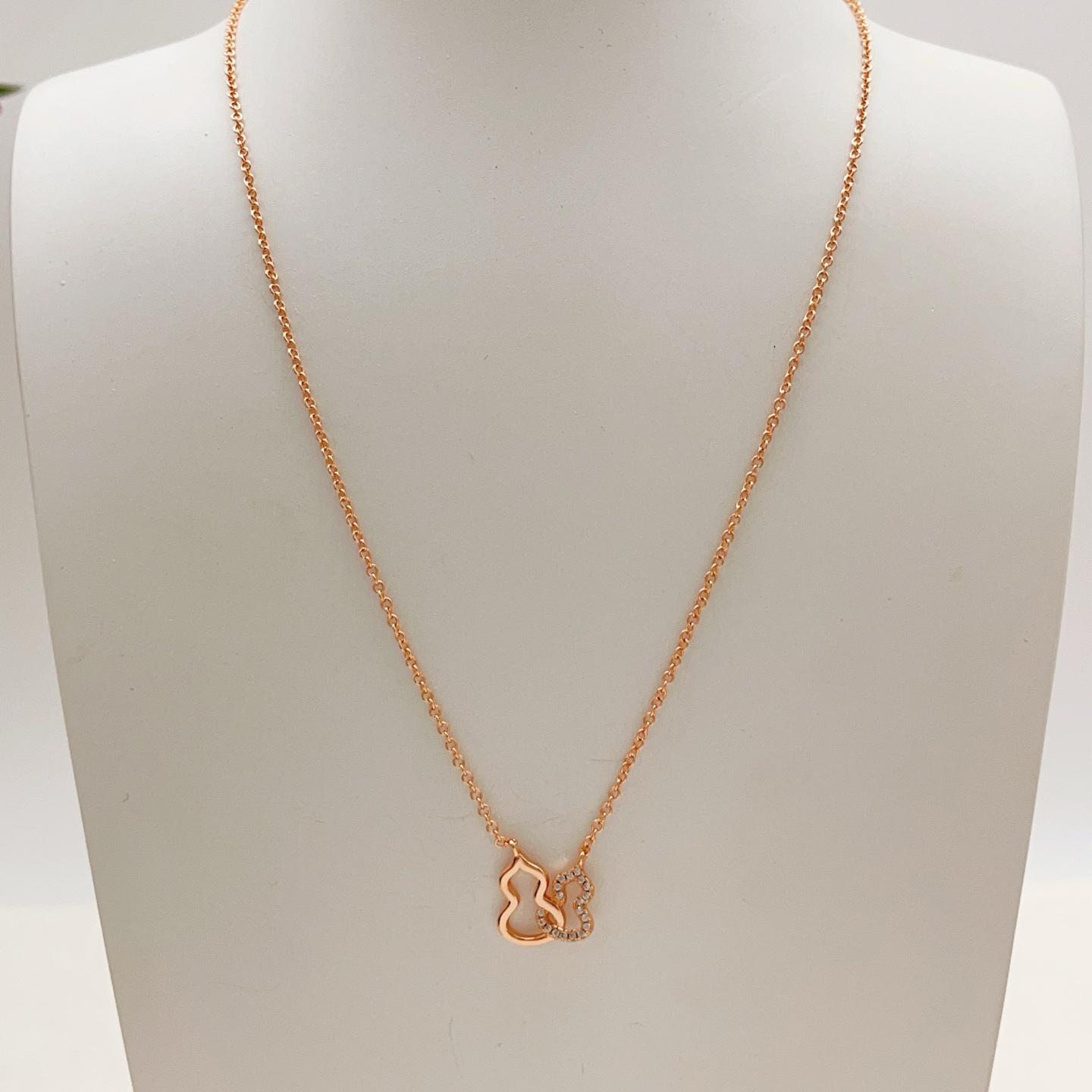 Qeelin Wulu necklace 18k rose gold with clear diamond accents 42cm with 5cm extender