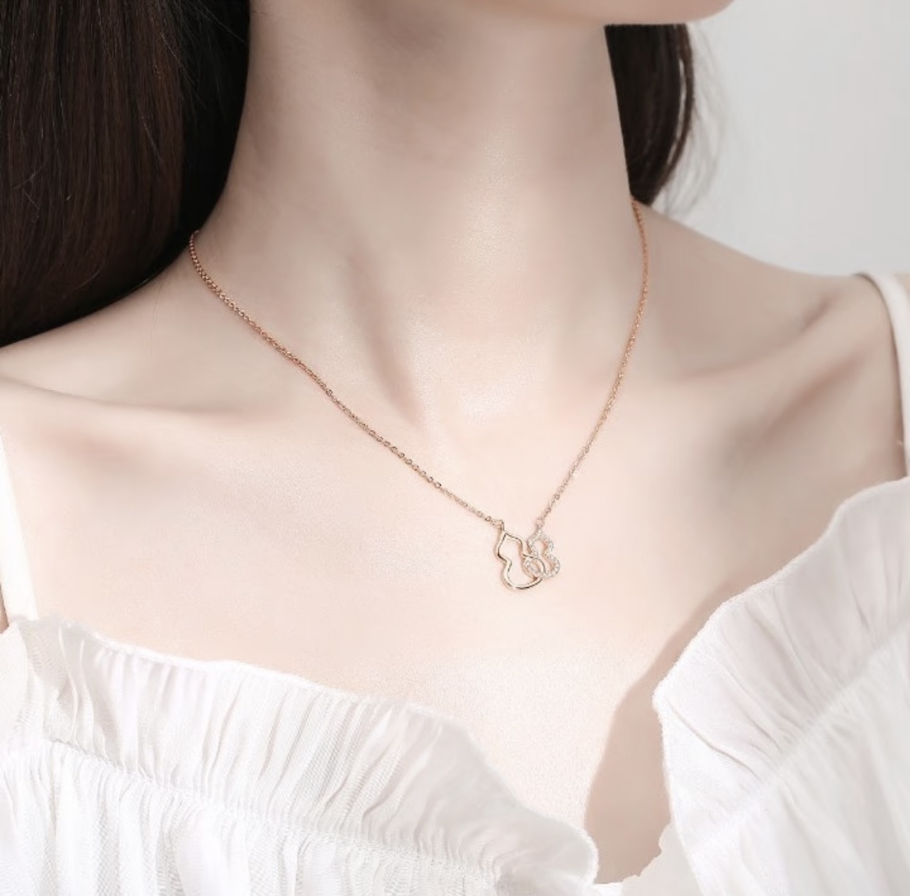 Qeelin Wulu necklace 18k rose gold with clear diamond accents 42cm with 5cm extender