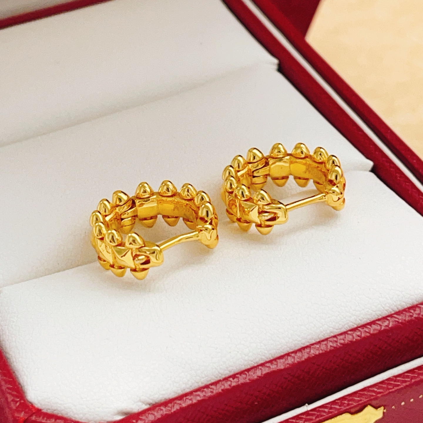 Cartier Clash de Cartier earrings 18k yellow gold no gemstones 12mm hoop diameter