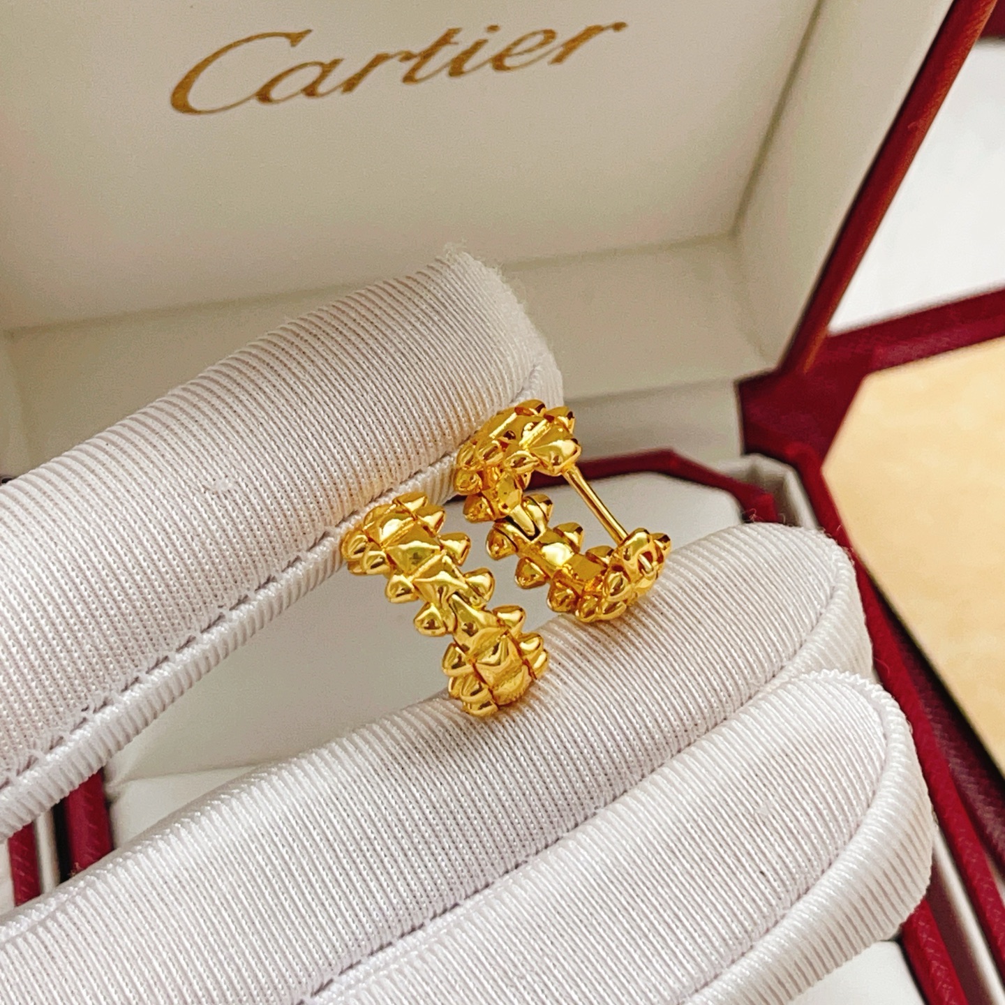 Cartier Clash de Cartier earrings 18k yellow gold no gemstones 12mm hoop diameter