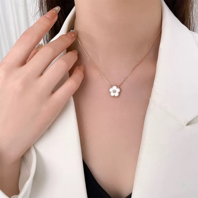 Van Cleef Arpels Lucky Spring Plum Blossom necklace 18K rose gold white mother-of-pearl 42cm