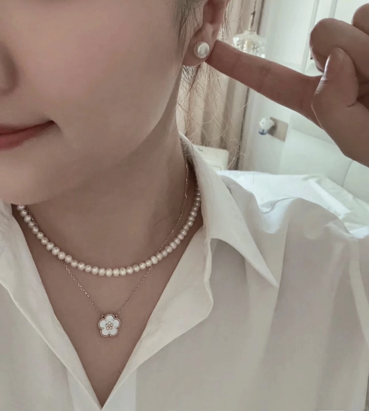 Van Cleef Arpels Lucky Spring Plum Blossom necklace 18K rose gold white mother-of-pearl 42cm